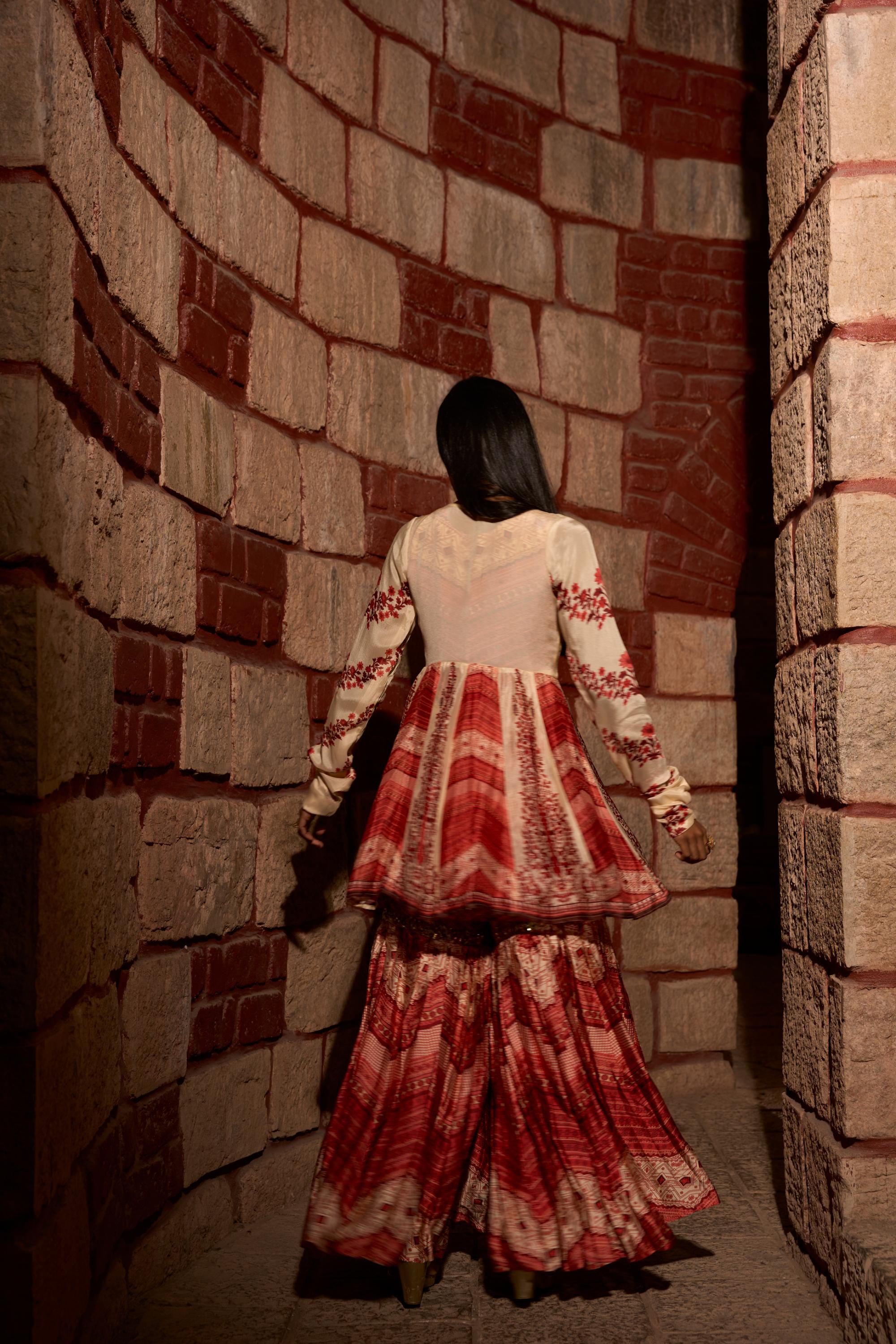 Mehr Rang ā Printed Peplum Sharara Set