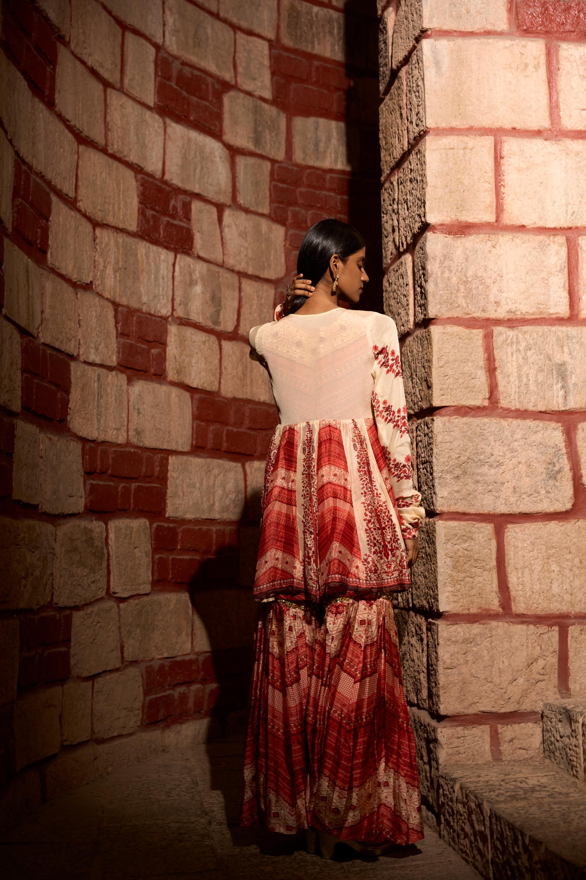 Mehr Rang ā Printed Peplum Sharara Set