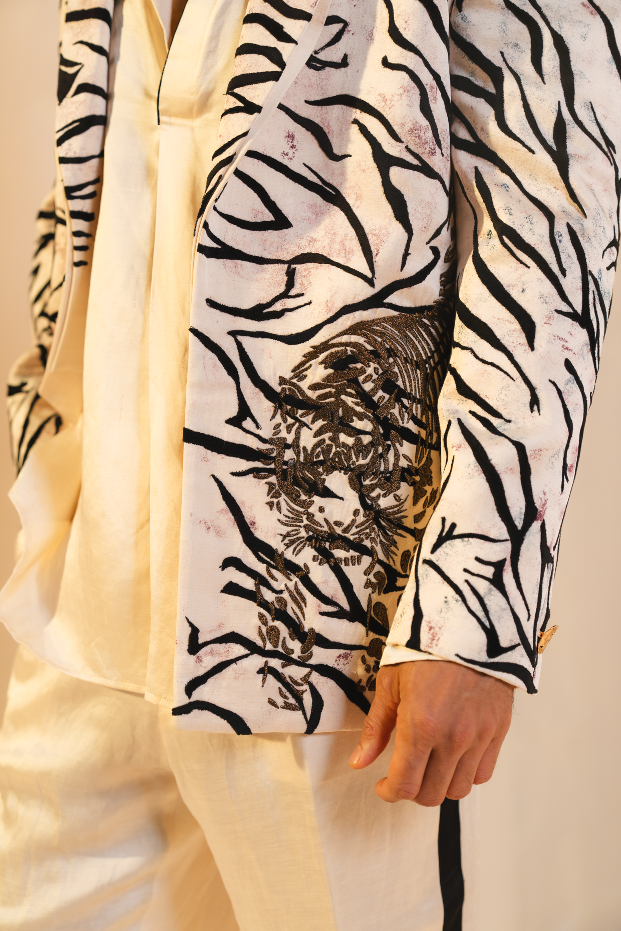 DIGAMBARA JACKET SET
