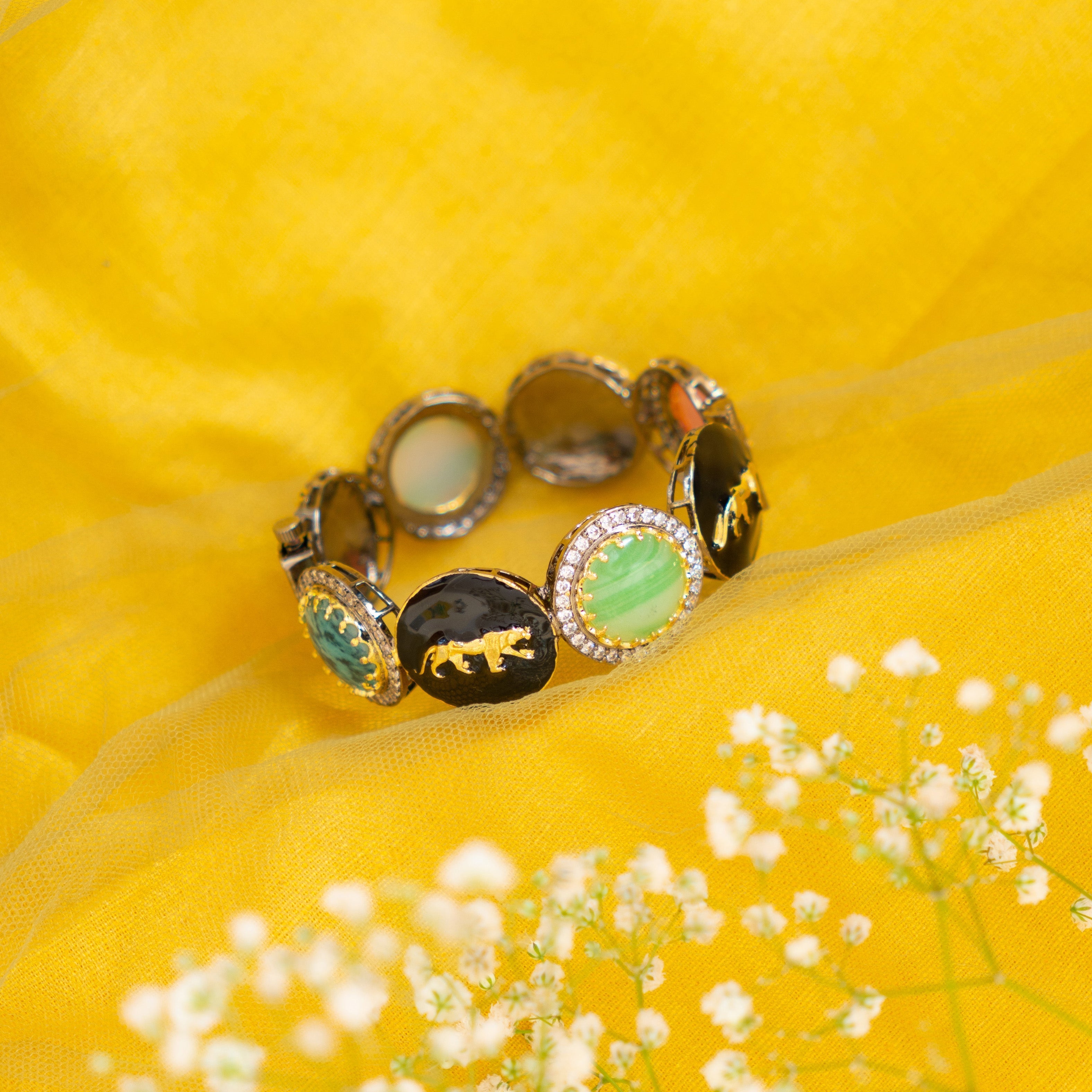 Alize Victorian Kundan kada