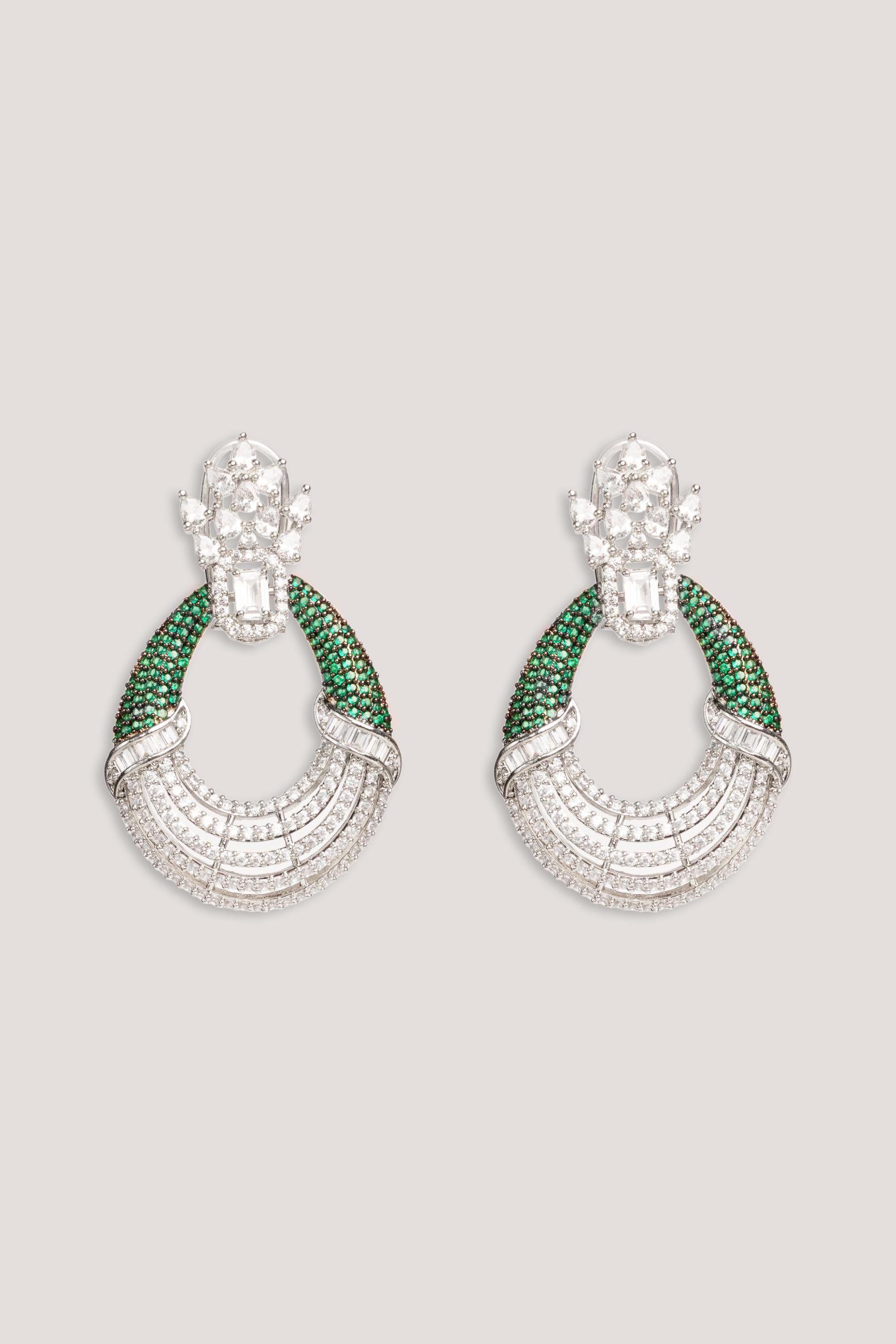 Classic and elegant pair of diamond earrings