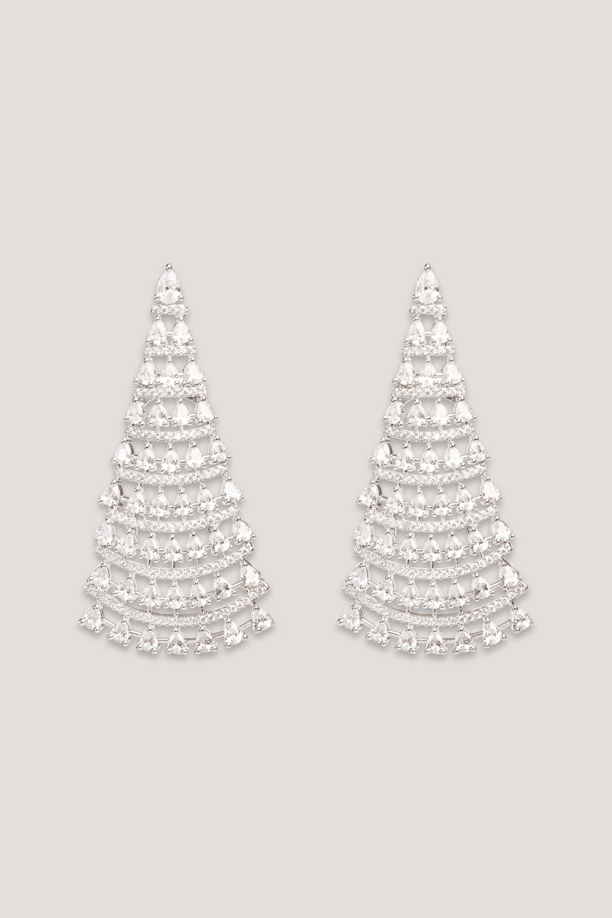 Classic and elegant pair of diamond earrings