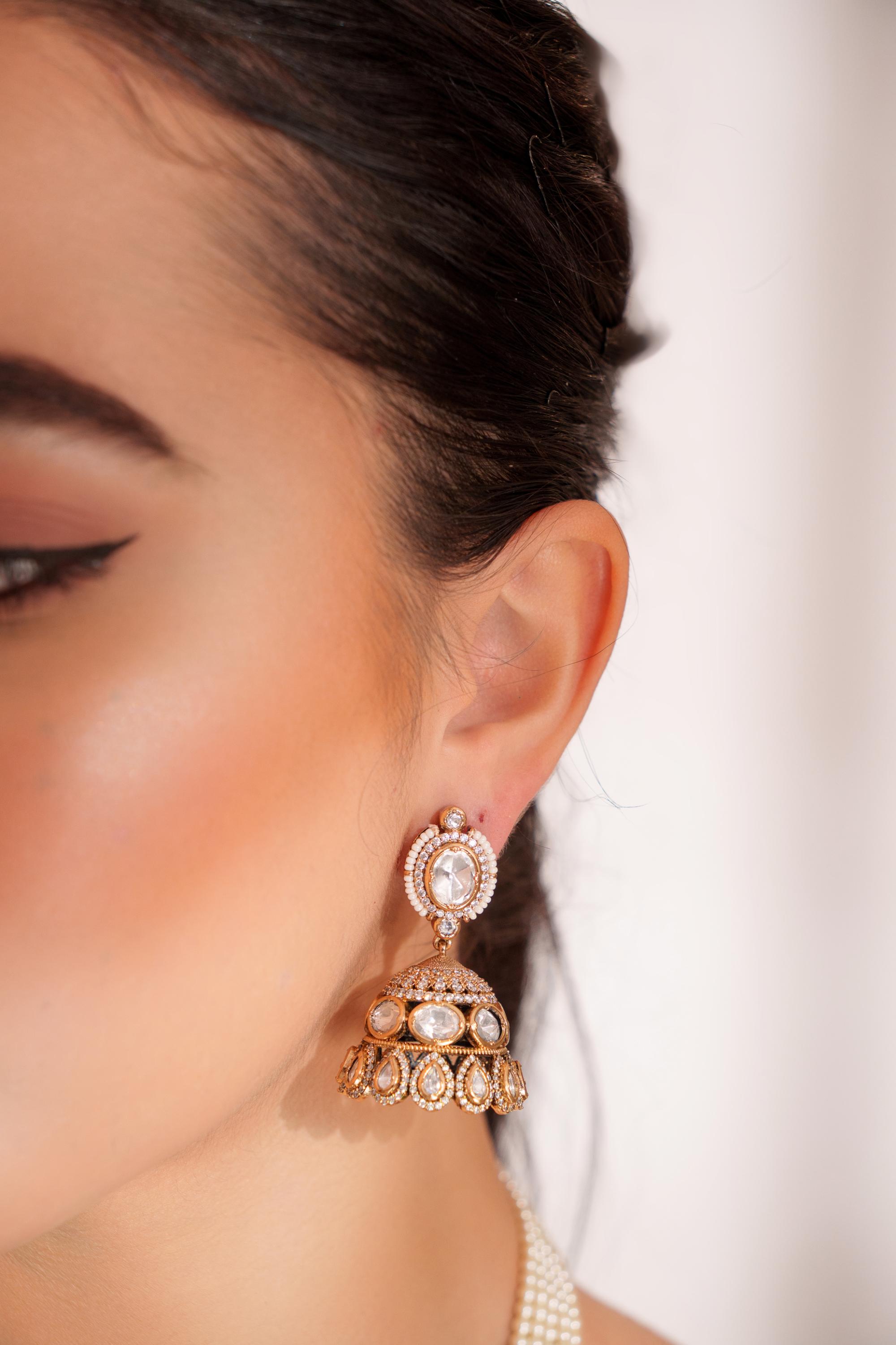 Bold and dramatic 2- line kundan necklace with earrings