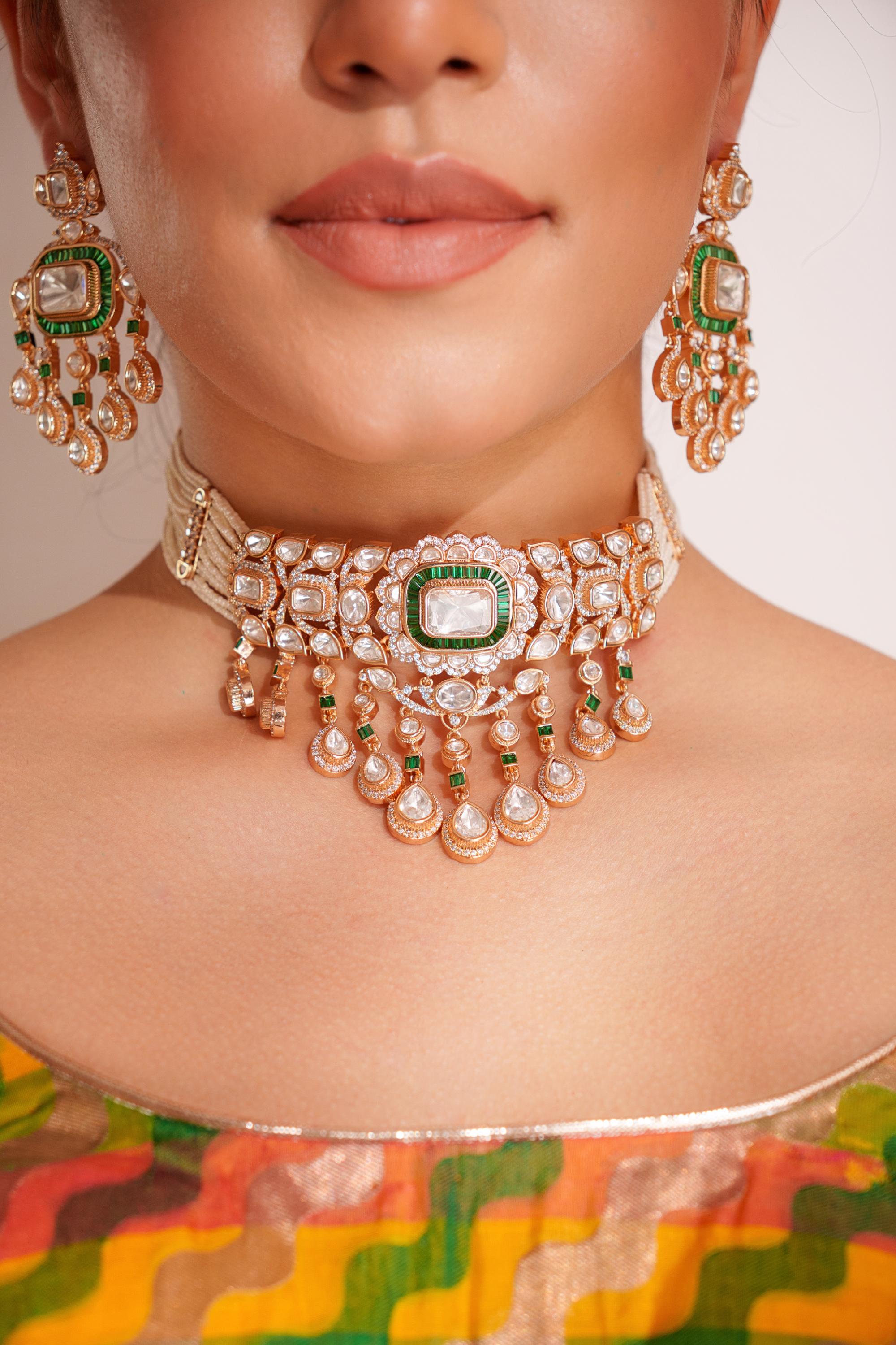 Bold and dramatic two tone finish polki choker set