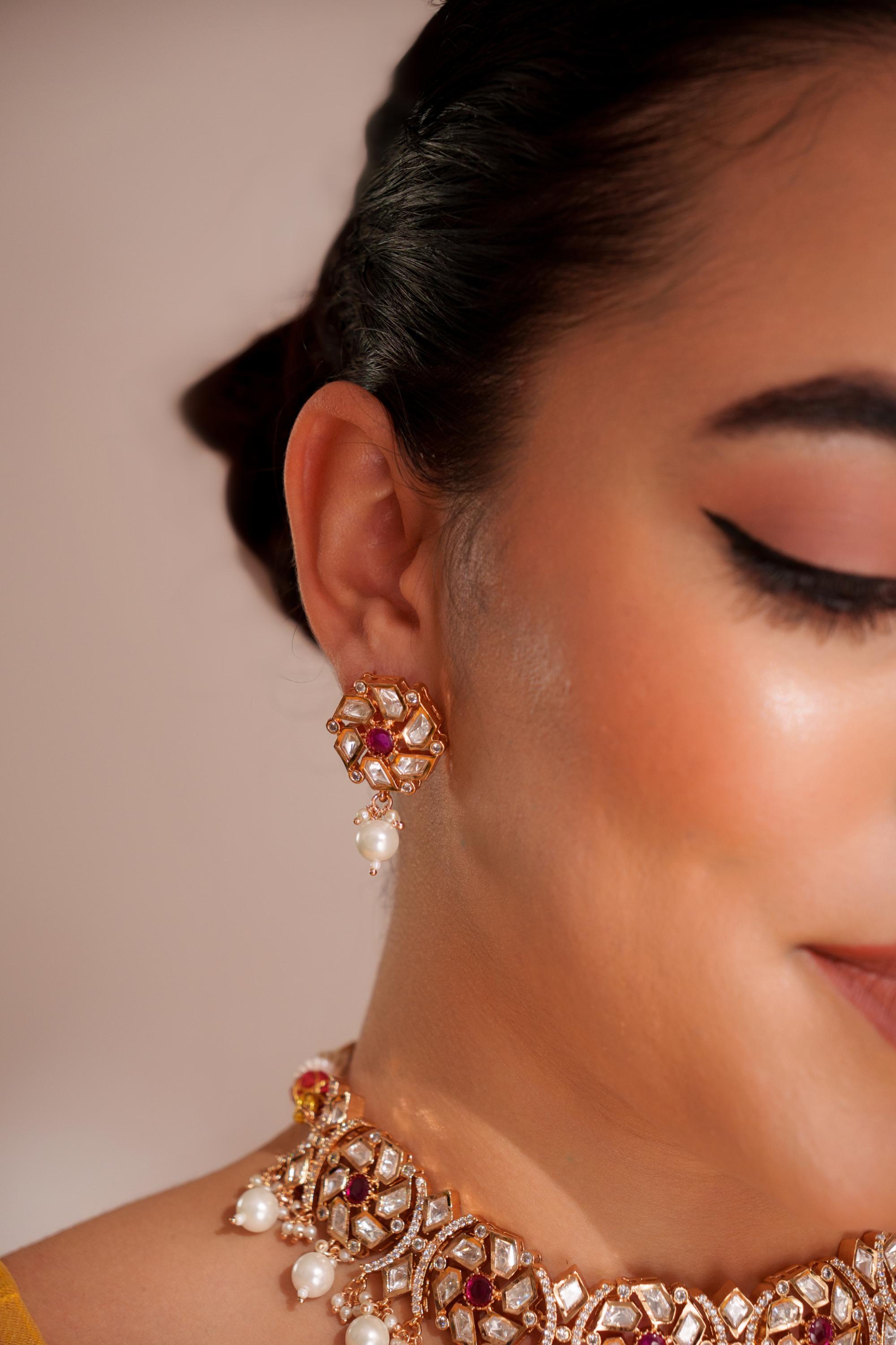 Dramatic and stylish kundan necklace set with matching earrings