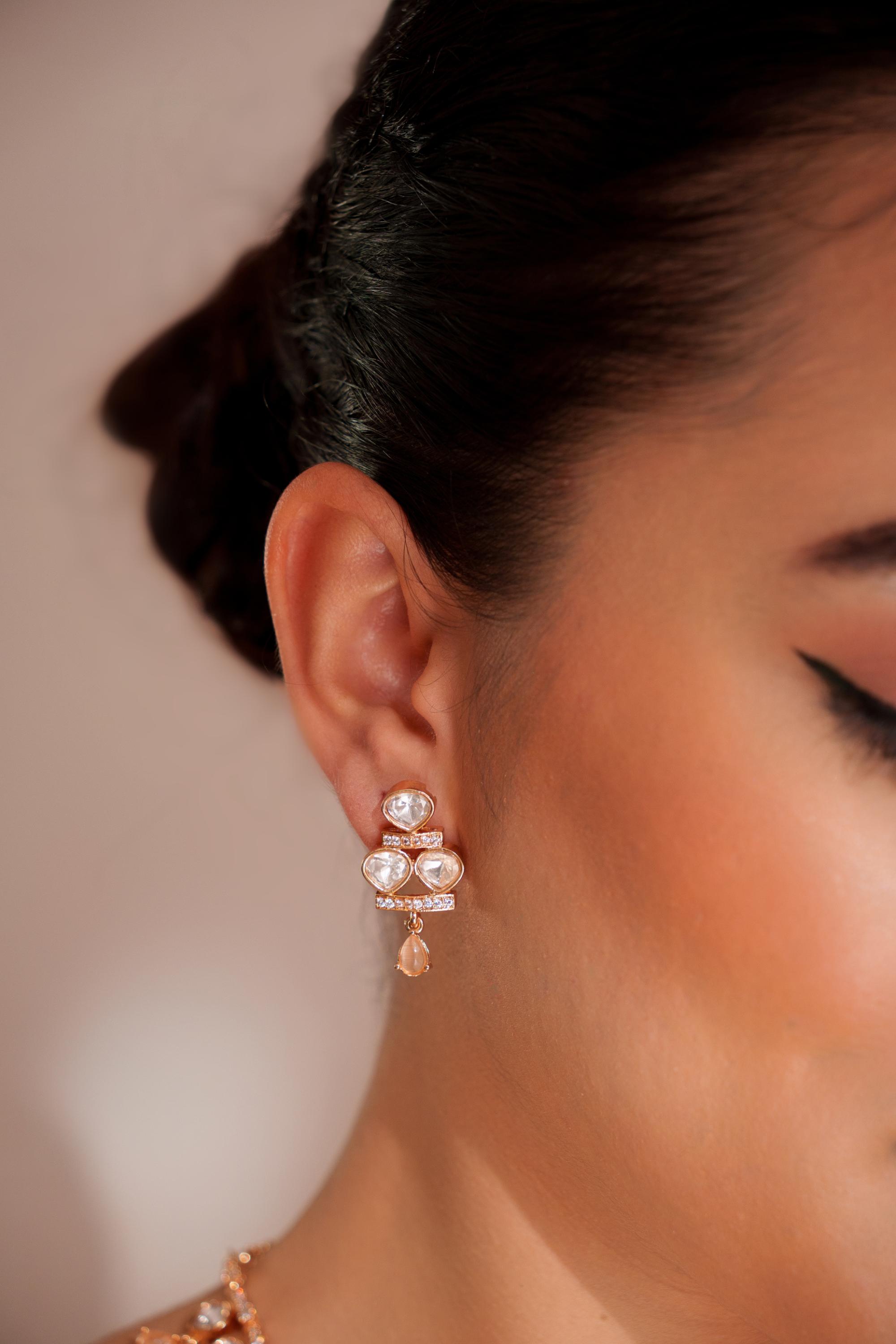 Dramatic and stylish kundan necklace set with matching earrings