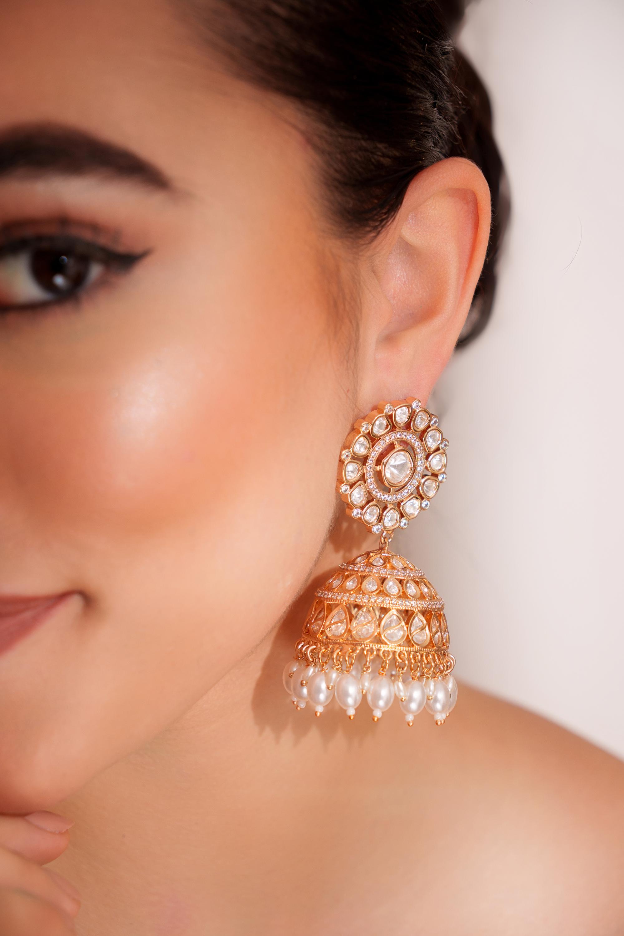 Bold and dramatic kundan jhumkis