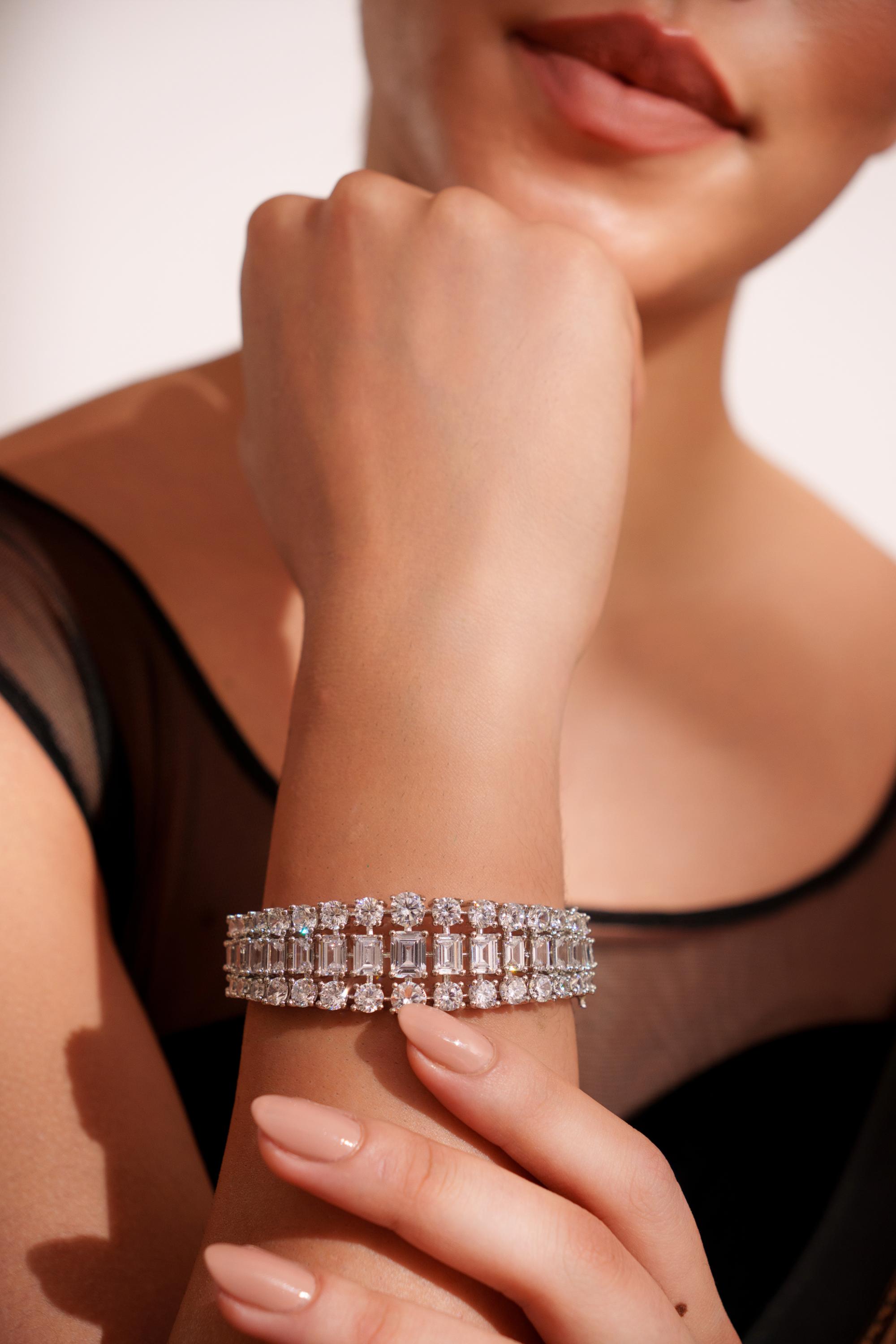 Classic and stylish diamond kada