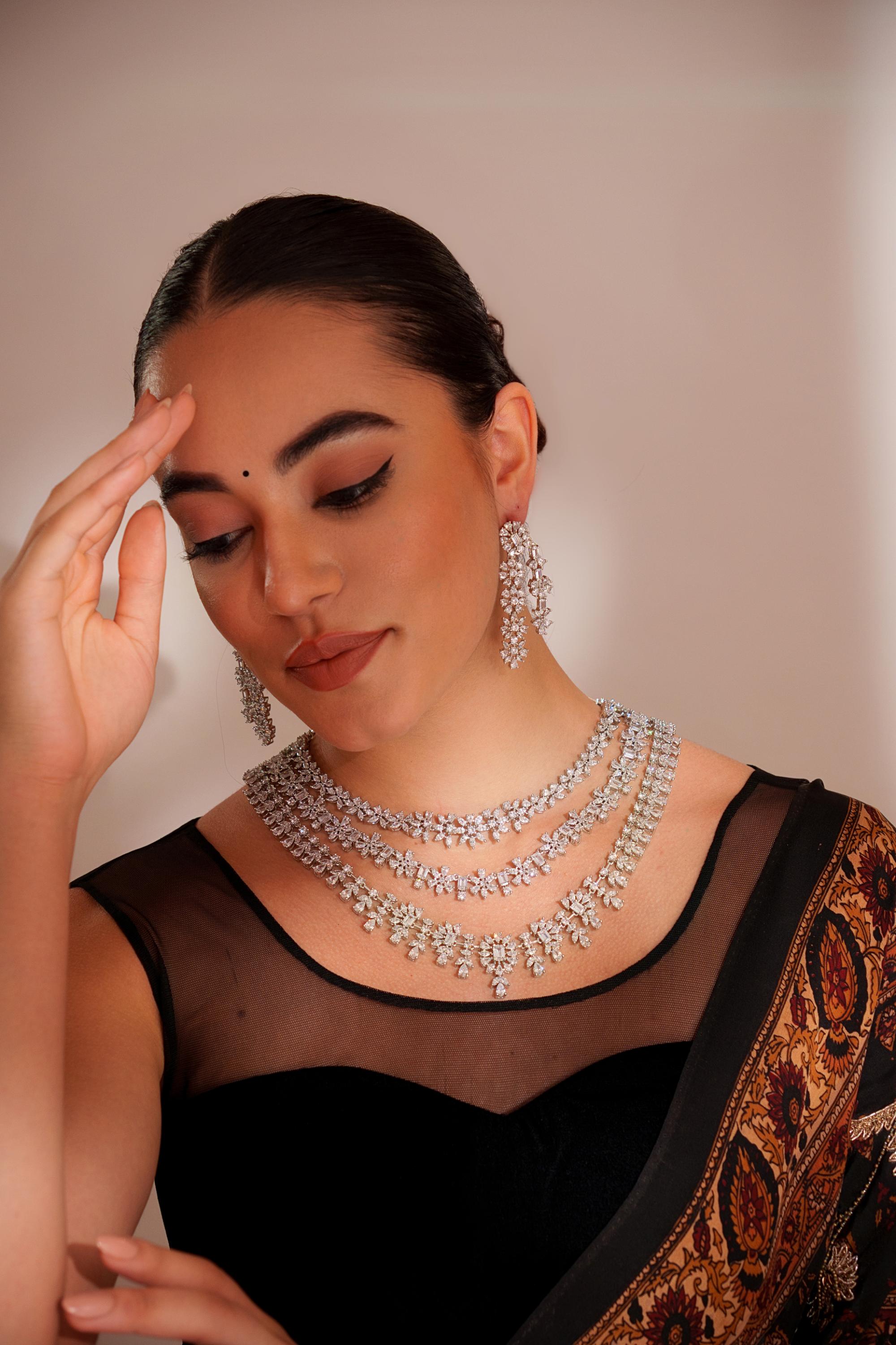 Multiwear dramatic and versatile diamond necklace set