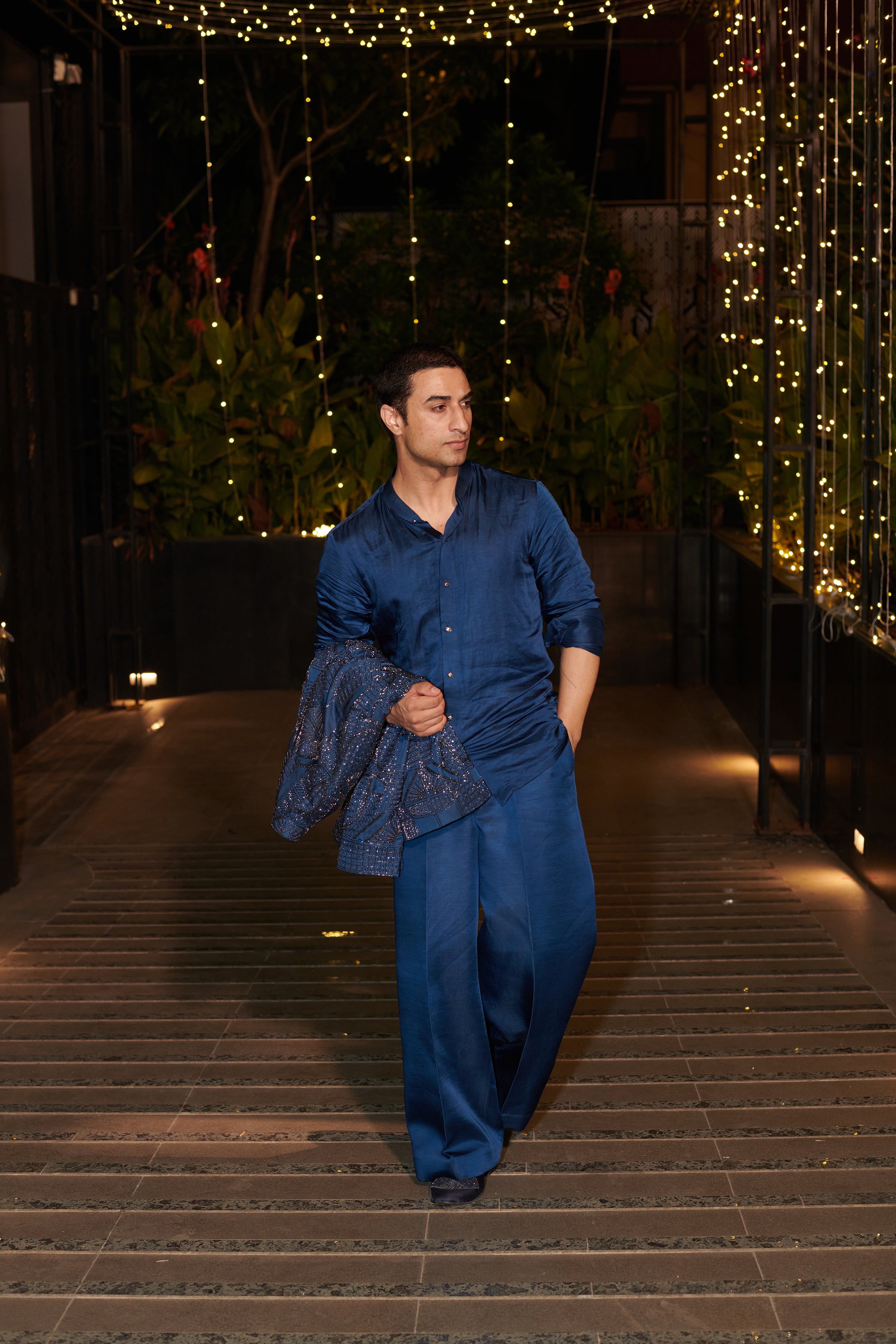 Hitch Royal Jacket Set. 3 (Jacket + Shirt + Pant)