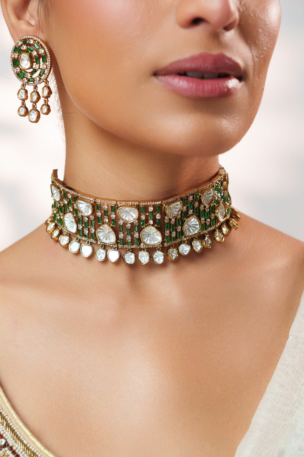 Dramatic and classy two tone polki choker with matching earrings