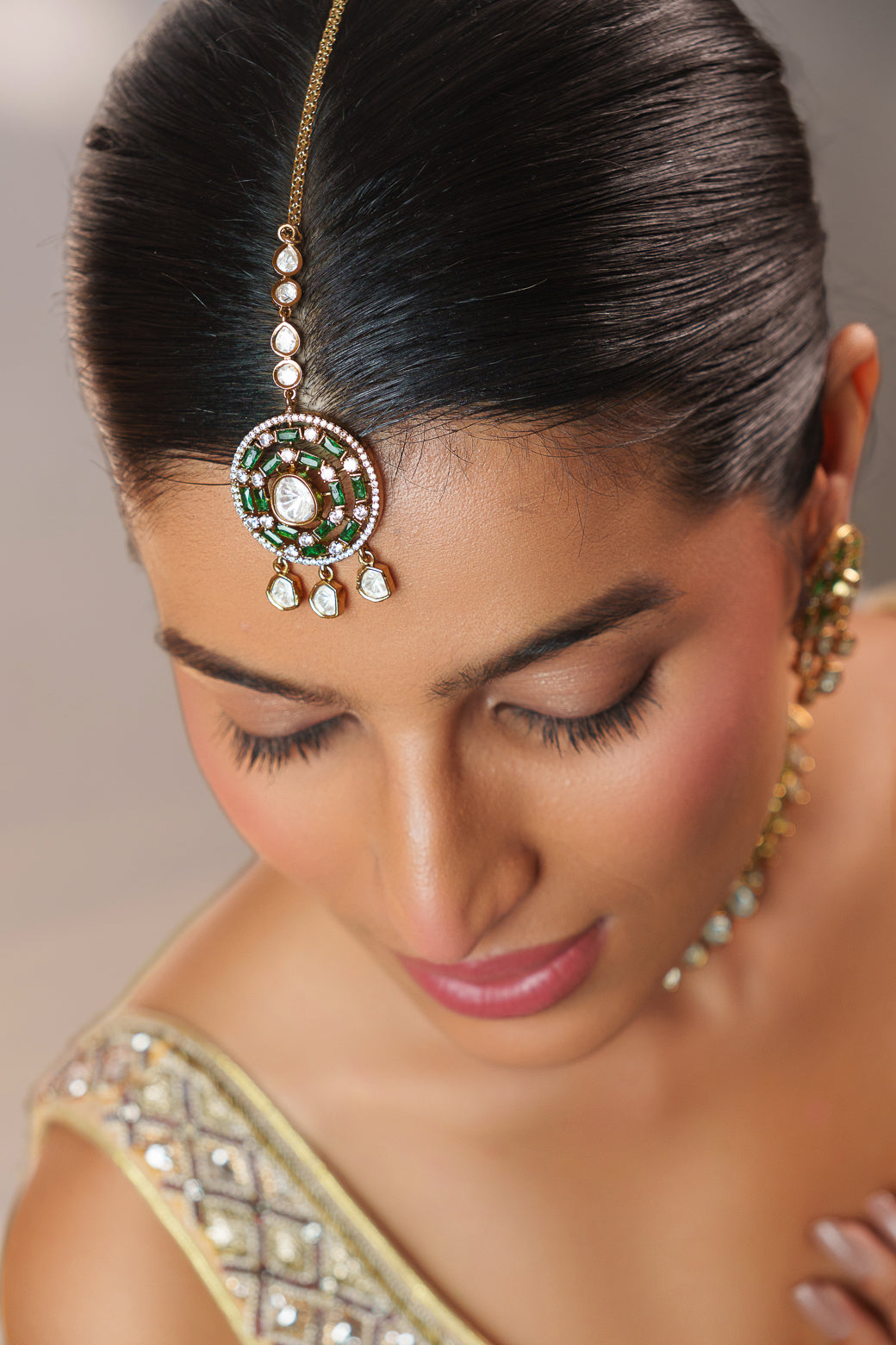 Dramatic and classy two tone polki choker with matching earrings