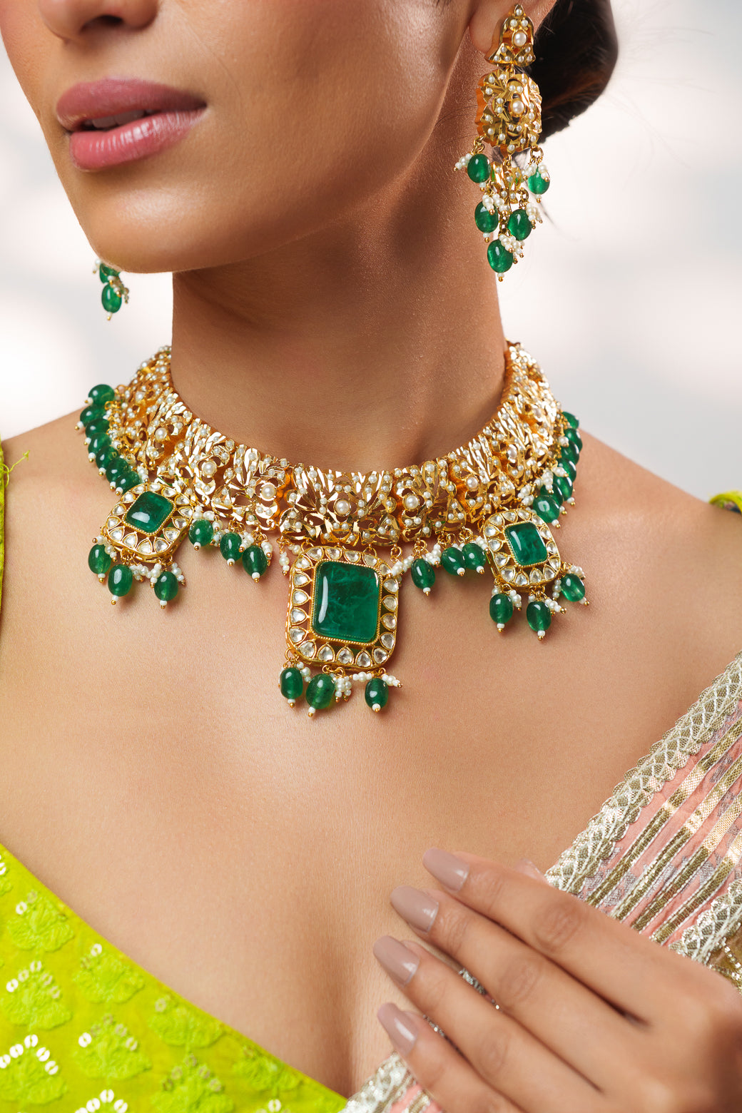 Extraordinary fusion of kundan and jadau necklace set with earrings