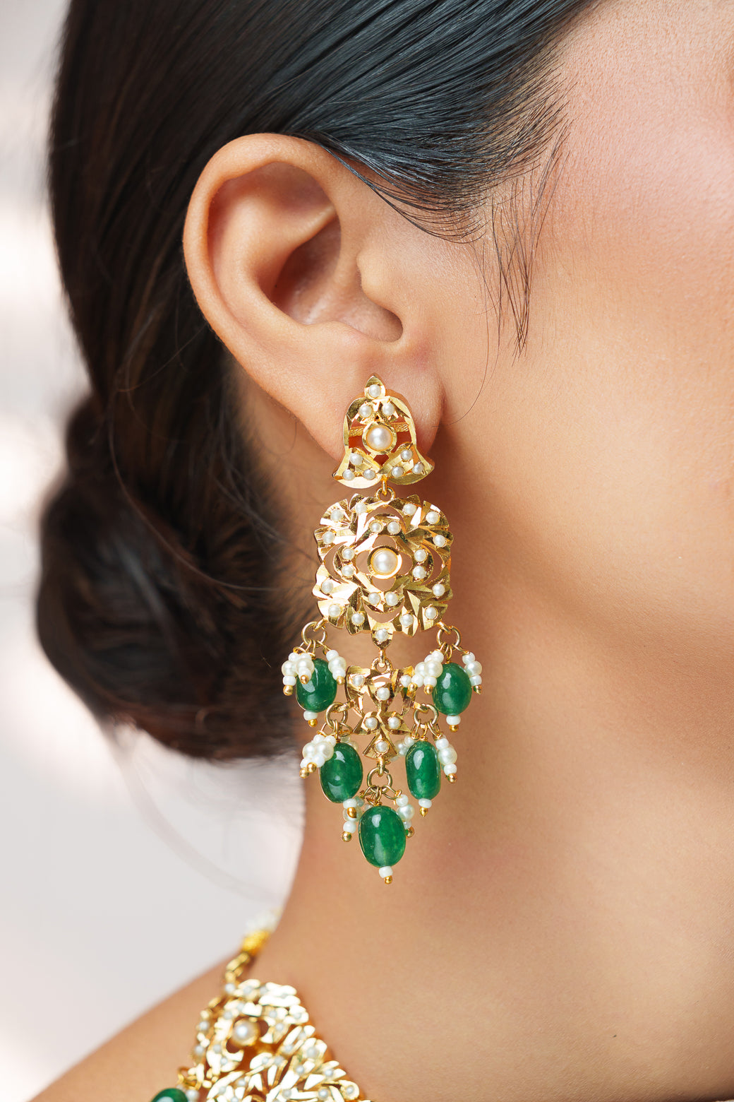 Extraordinary fusion of kundan and jadau necklace set with earrings