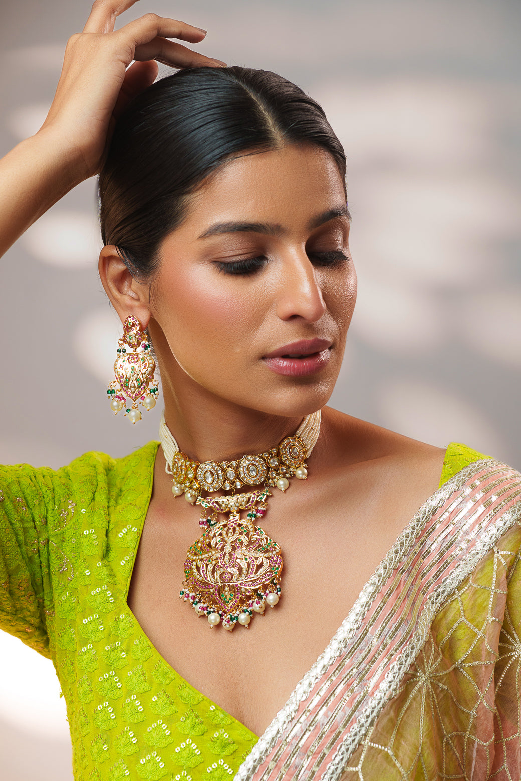 Extraordinary fusion of kundan and jadau choker with earrings
