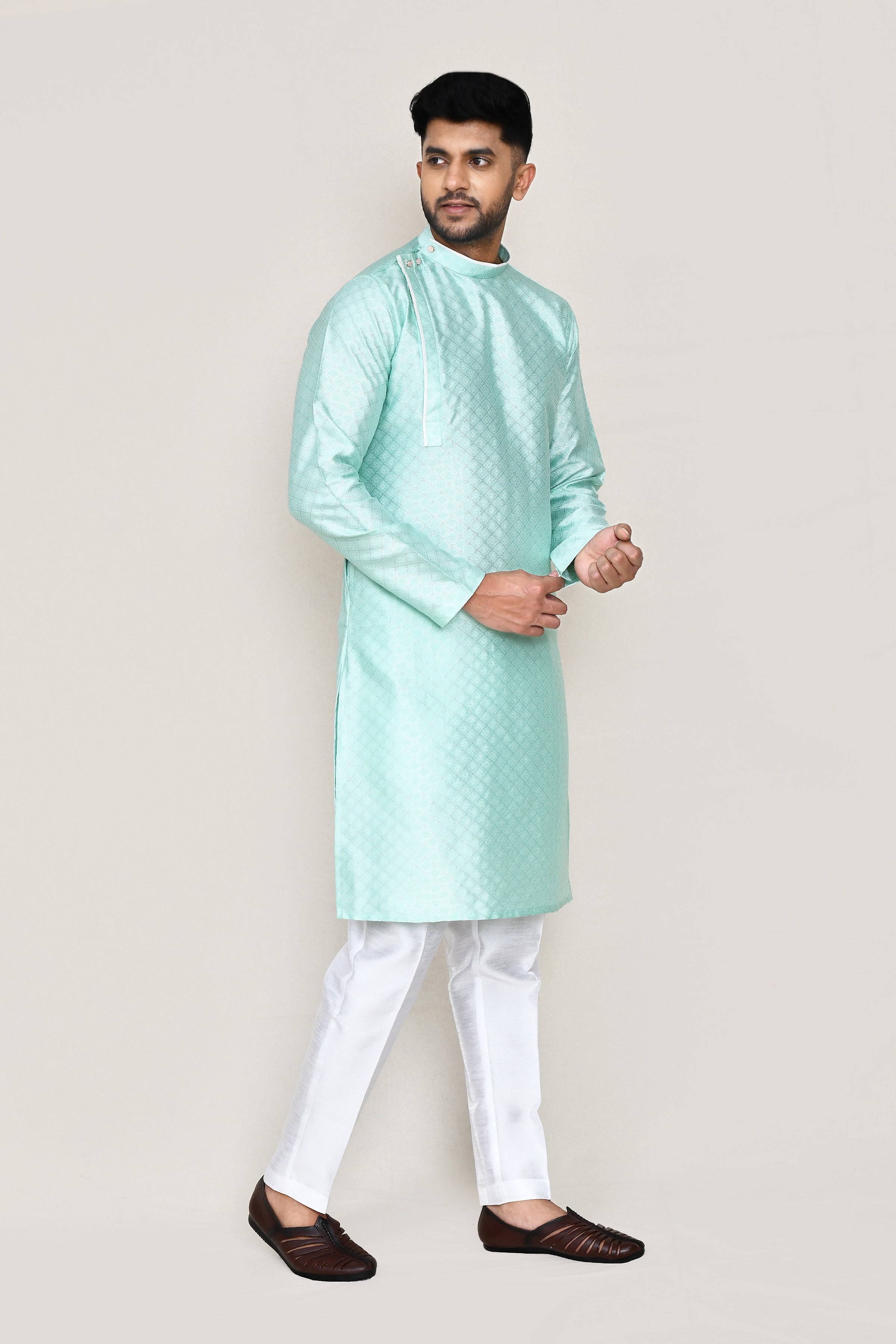 kurta with straight fit pant