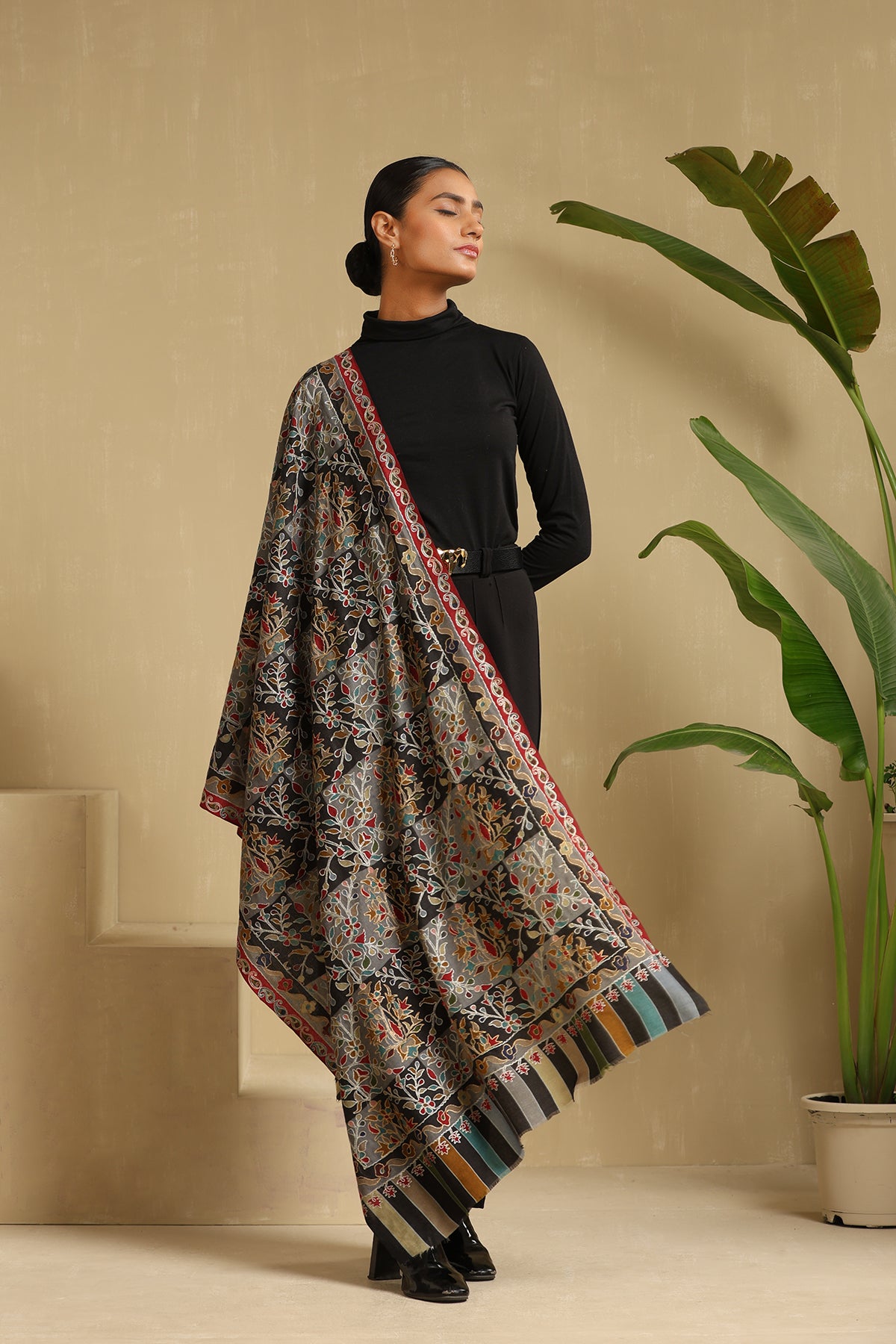 Bena Black Cashmere Stole