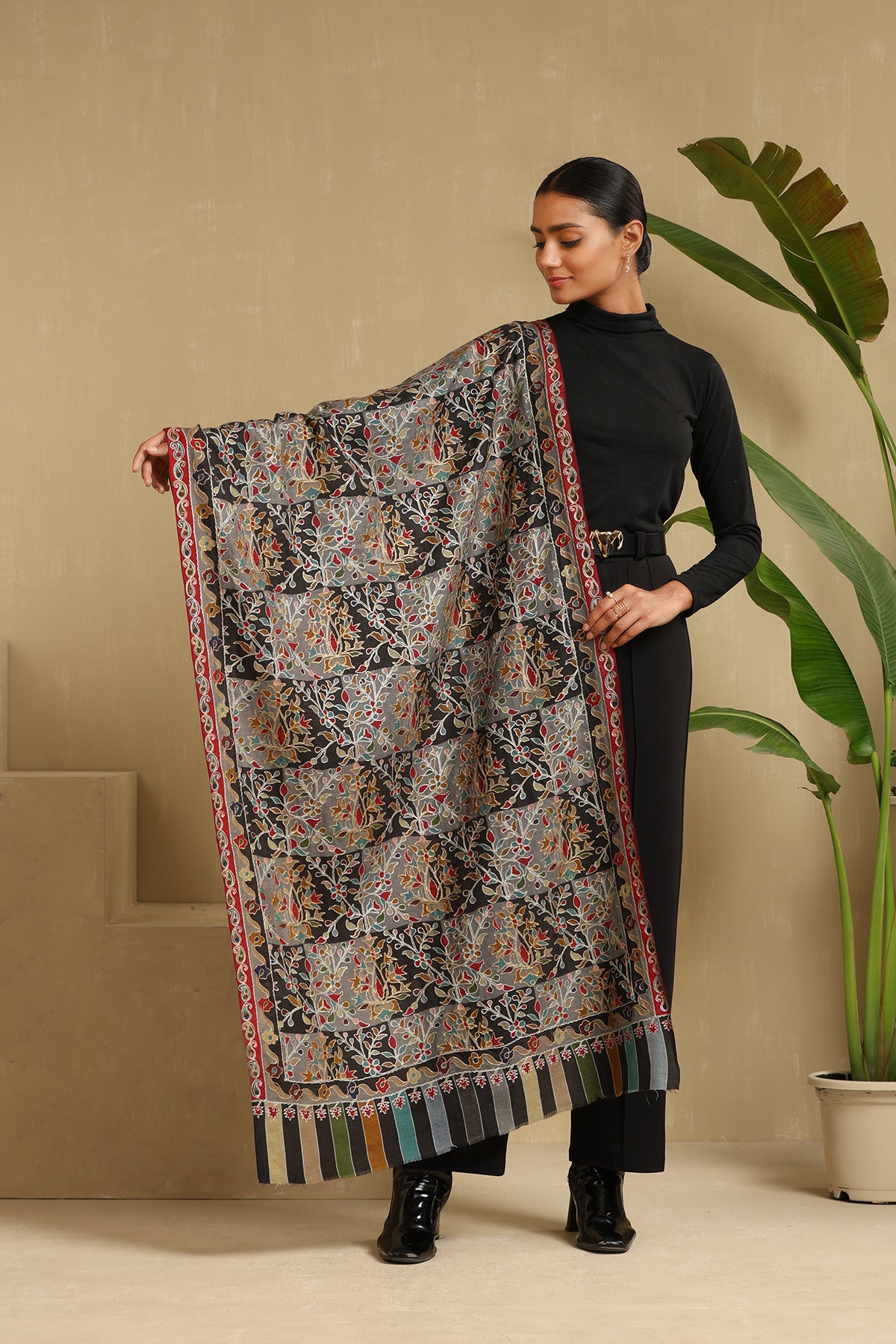 Bena Black Cashmere Stole