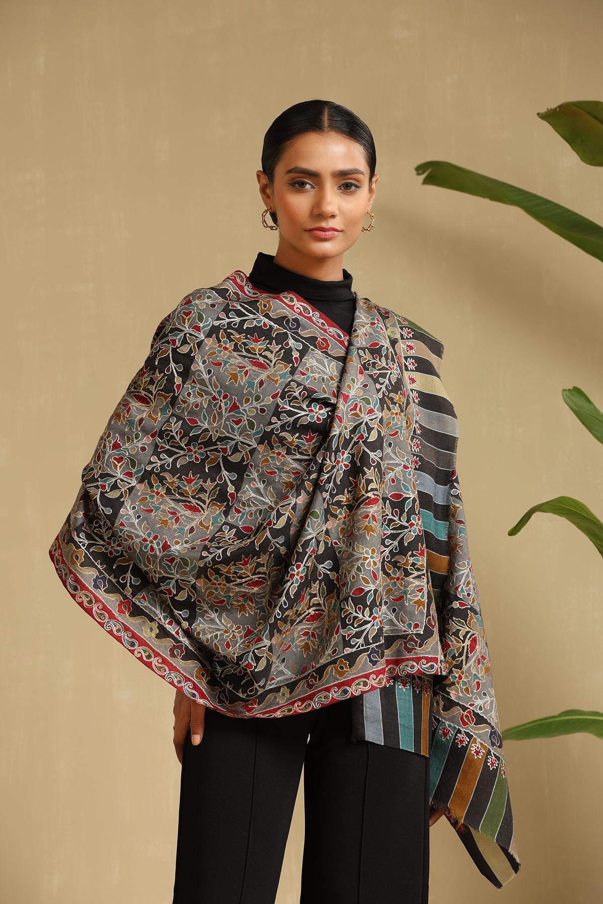 Bena Black Cashmere Stole