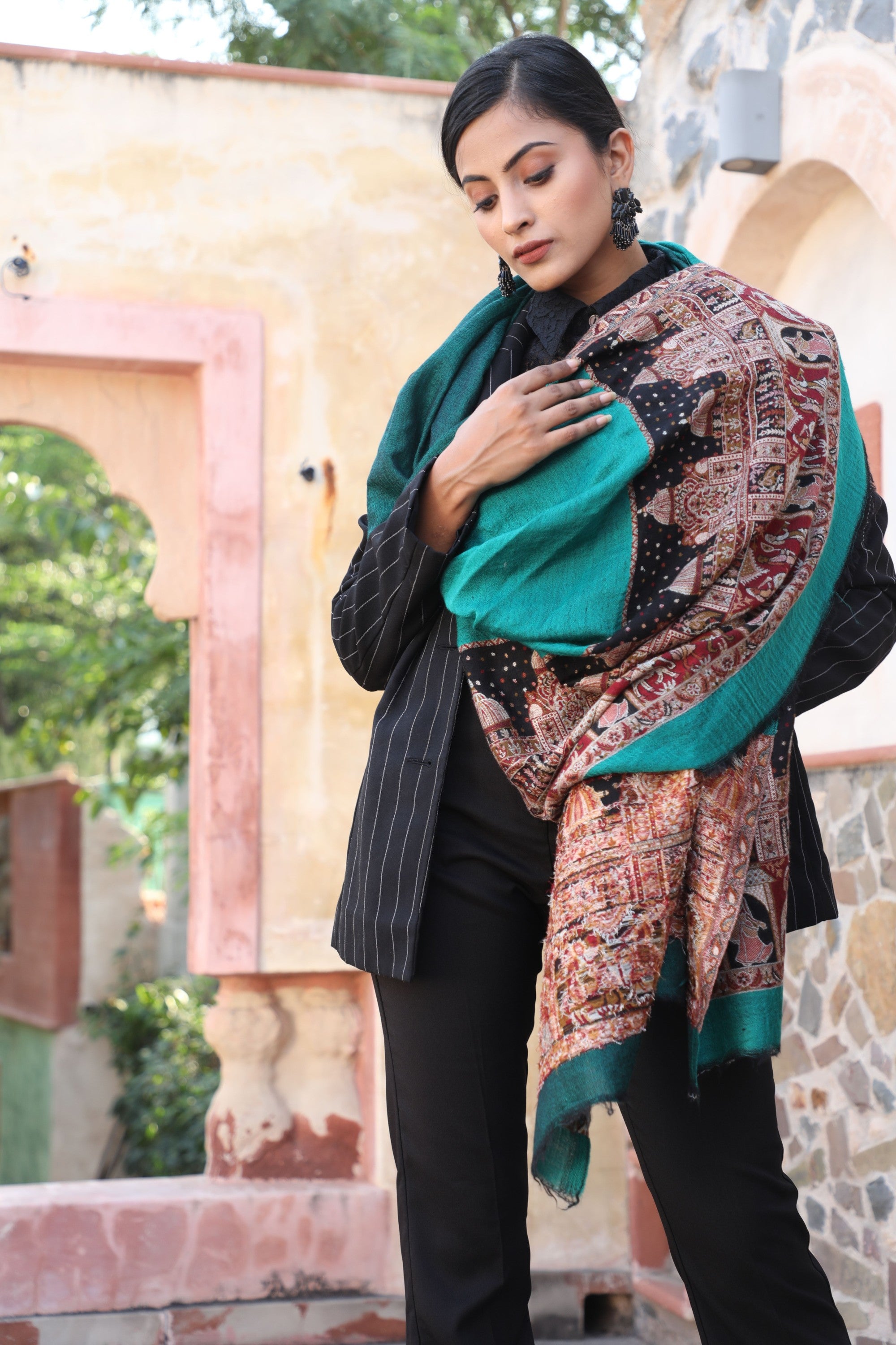 Handwoven Cashmere Fine Wool Aari Work Stole