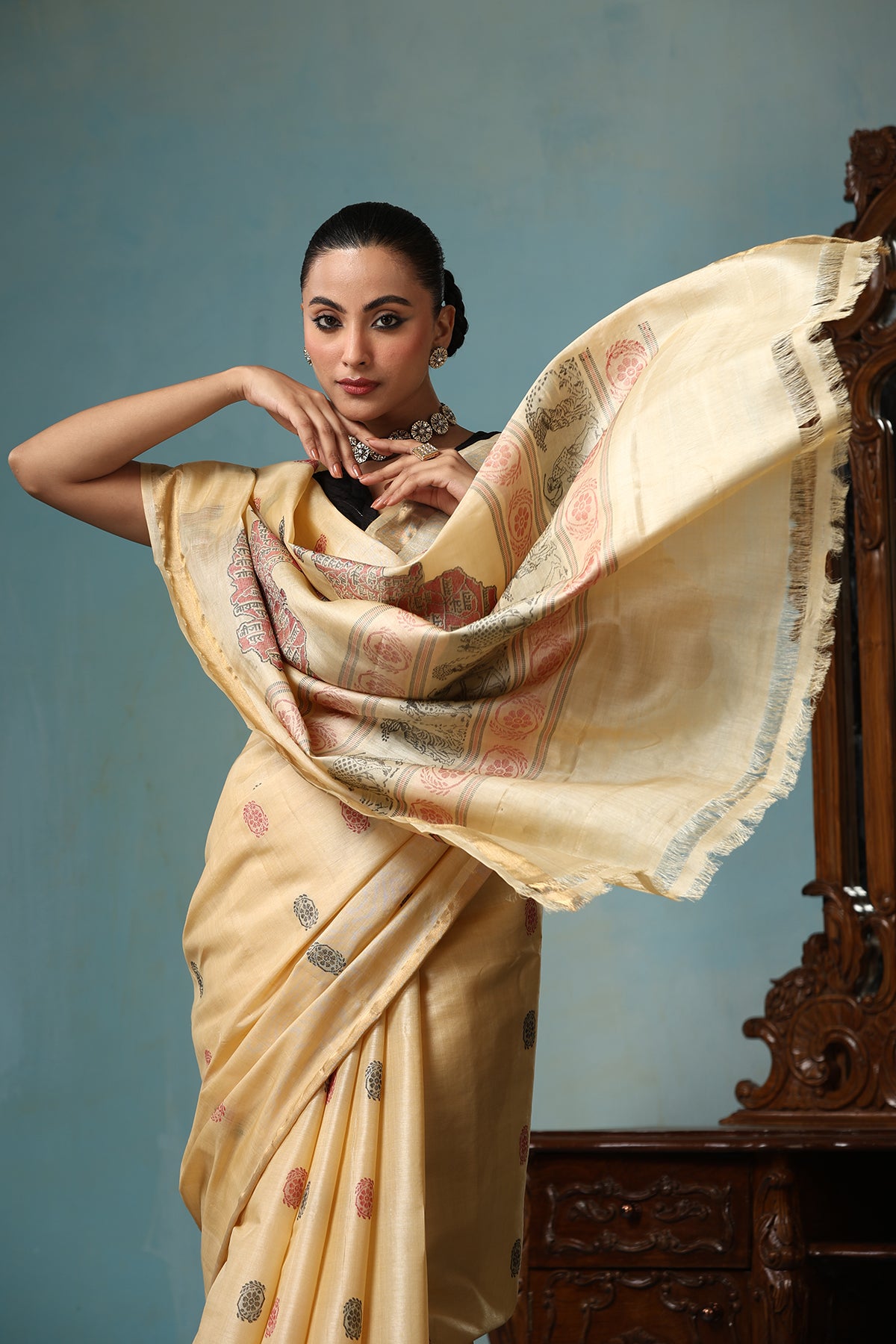 Petal handwoven gold Kosa Silk saree