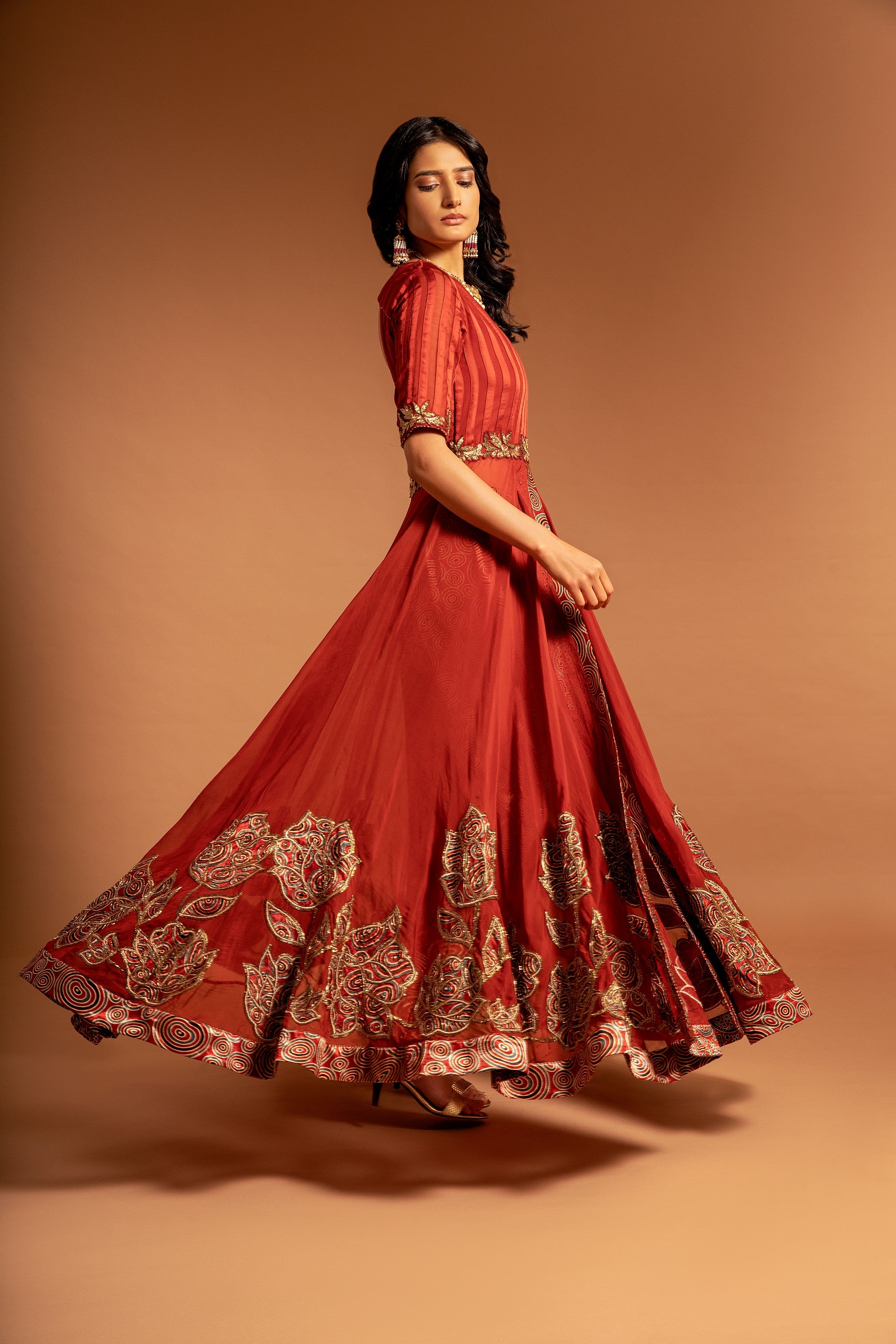 ANTLIA ORGANZA ANARKALI GOWN WITH FRONT SLIT