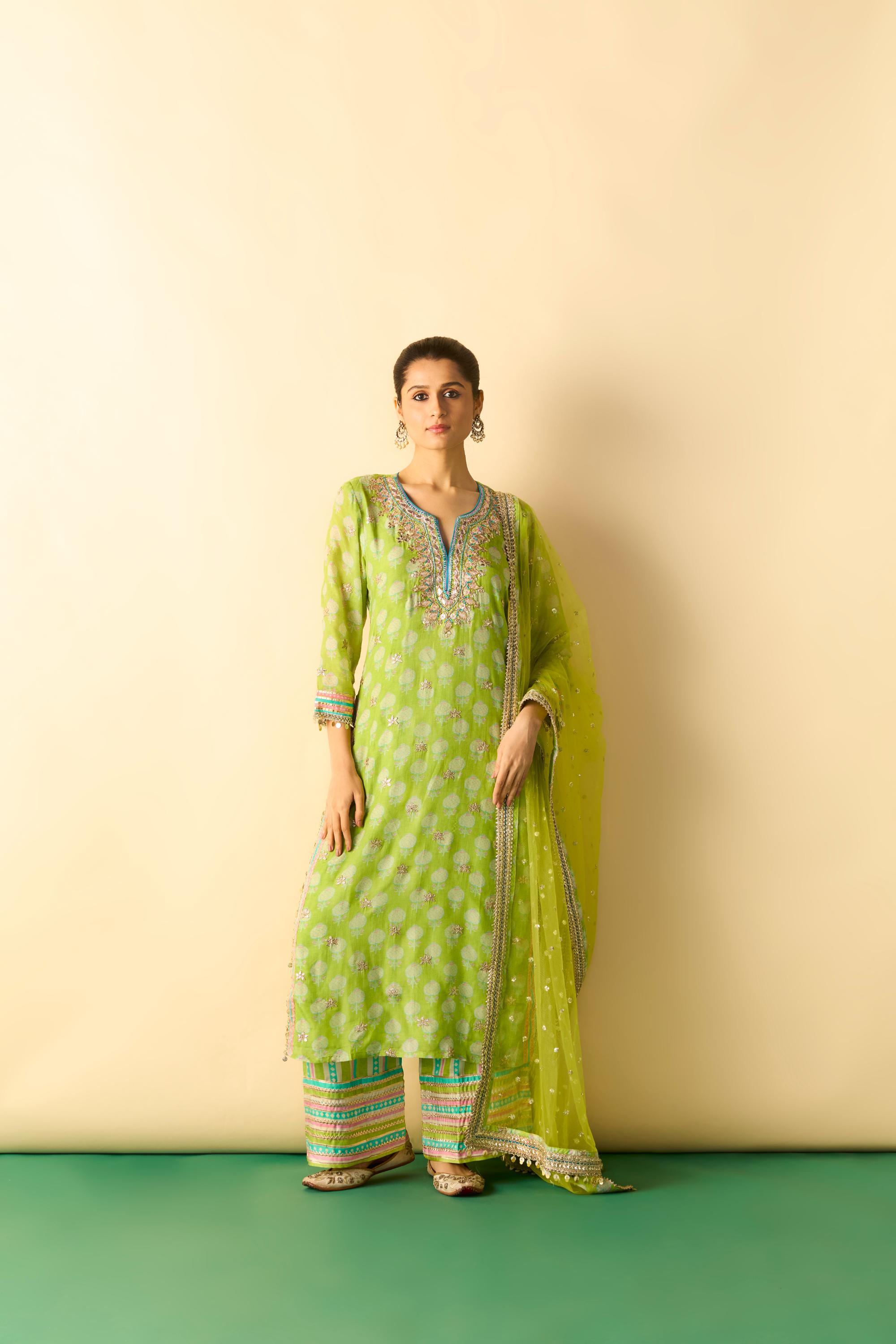 Dwiti Kurta Set 35