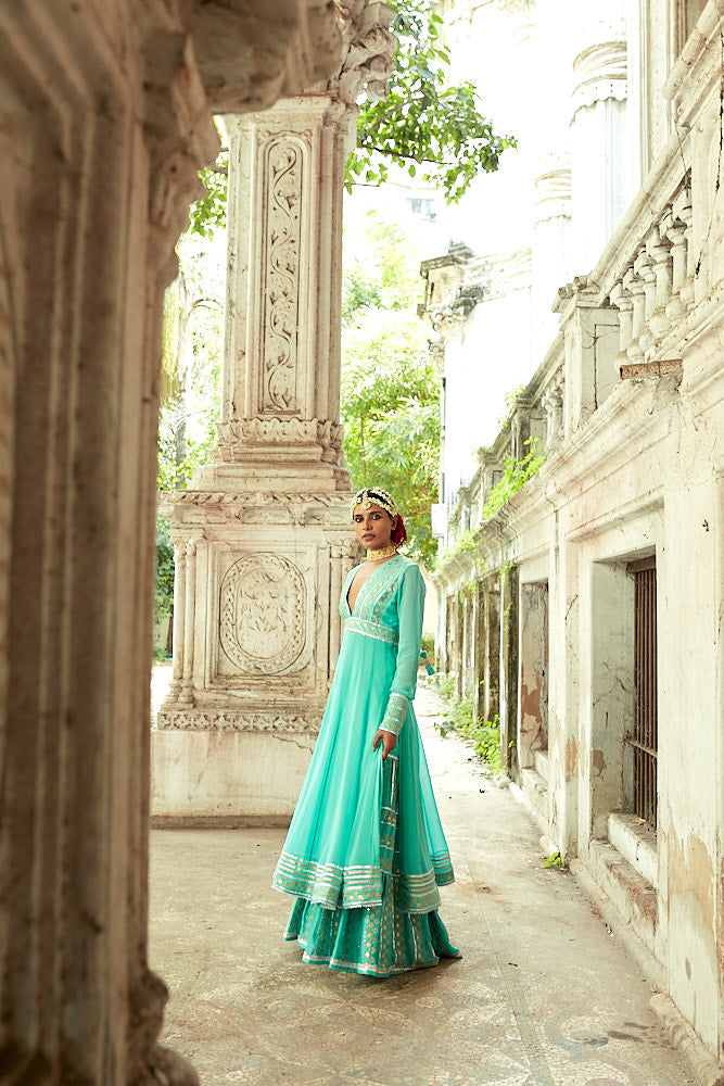 Lamiya V Neck Kurta With Sharara