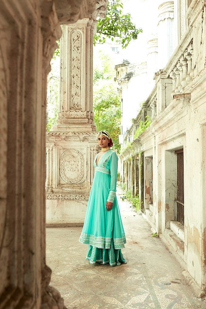 Lamiya V Neck Kurta With Sharara