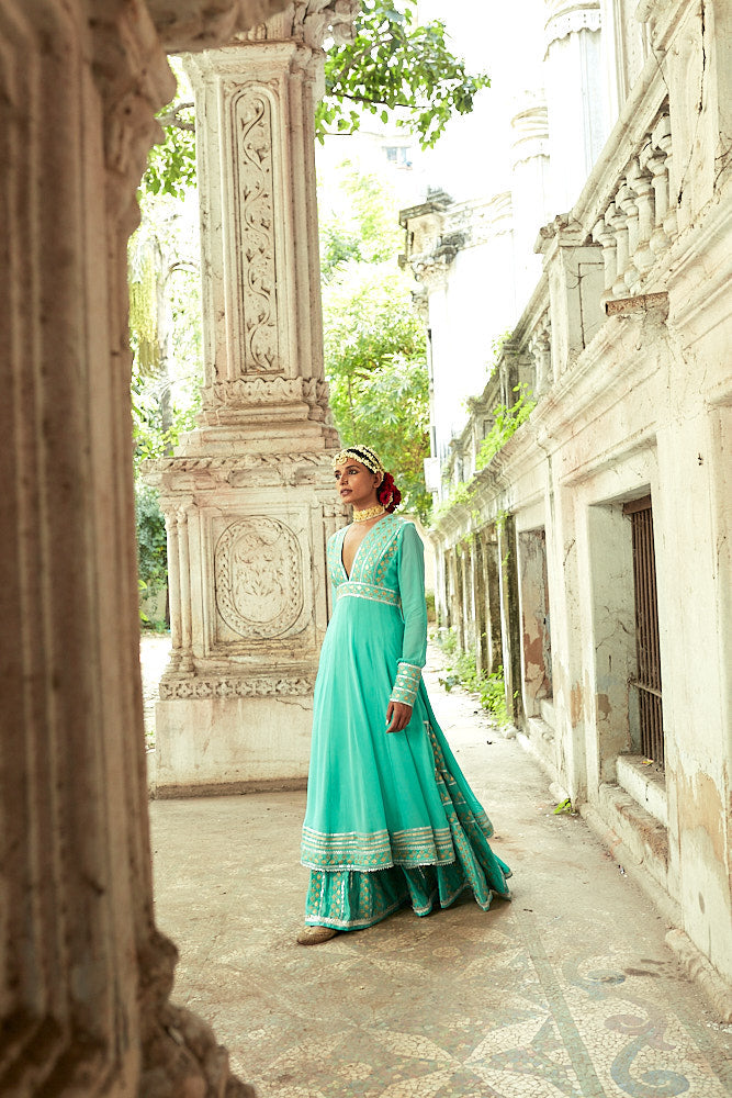 Lamiya V Neck Kurta With Sharara