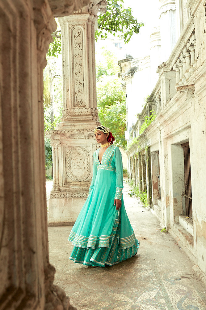 Lamiya V Neck Kurta With Sharara