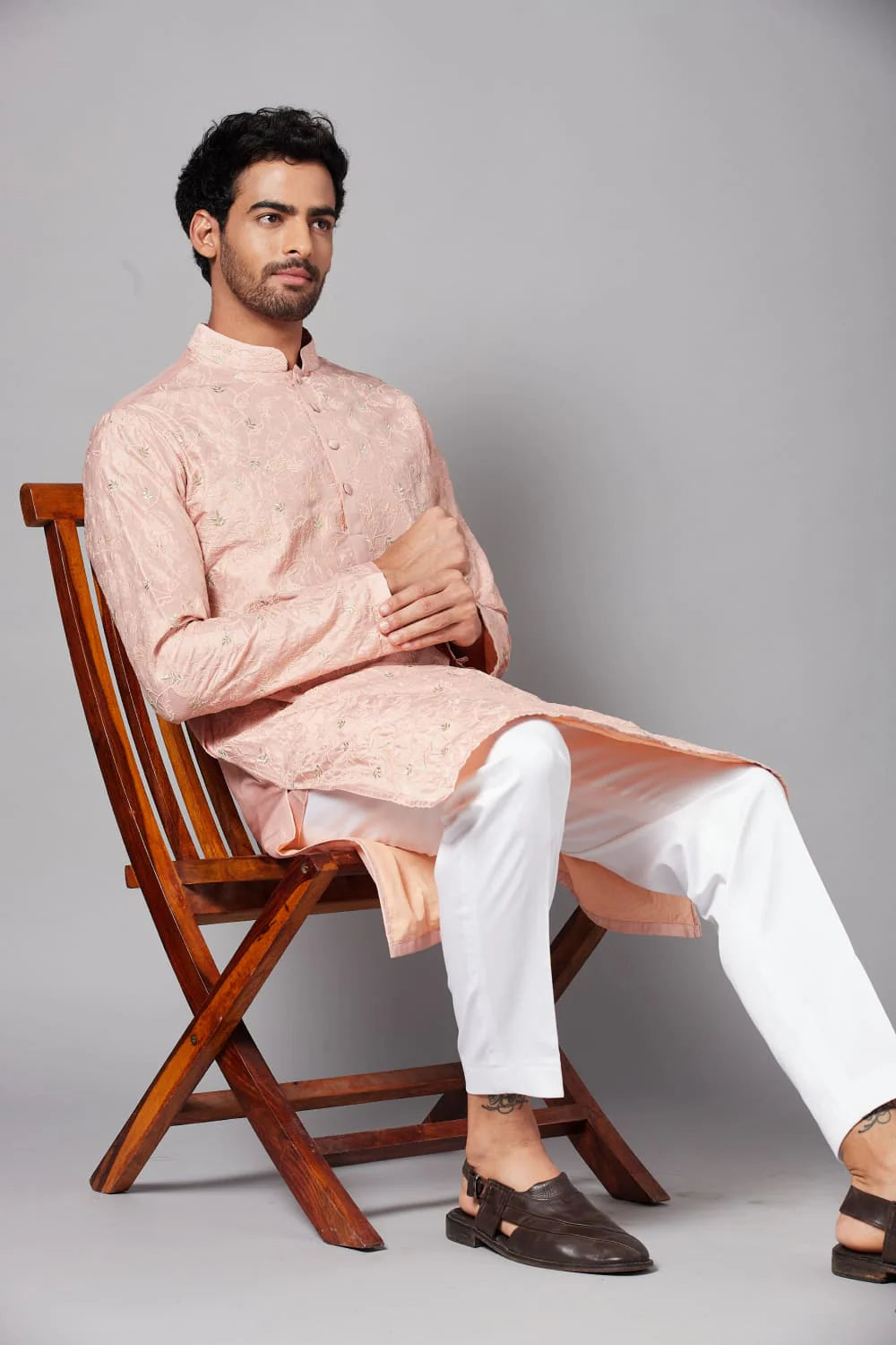 Tiyaan Embroidered Peach Kurta