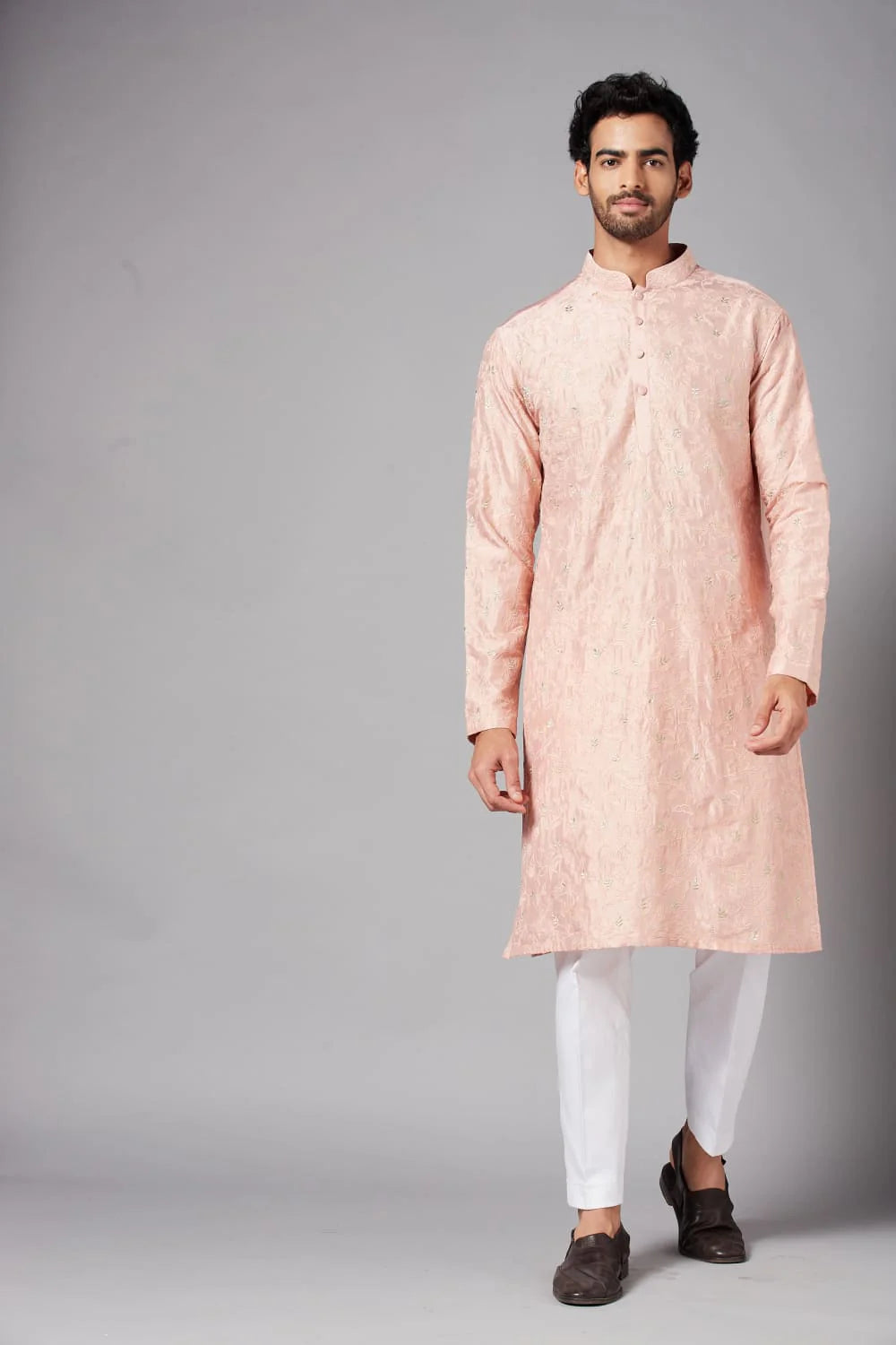 Tiyaan Embroidered Peach Kurta