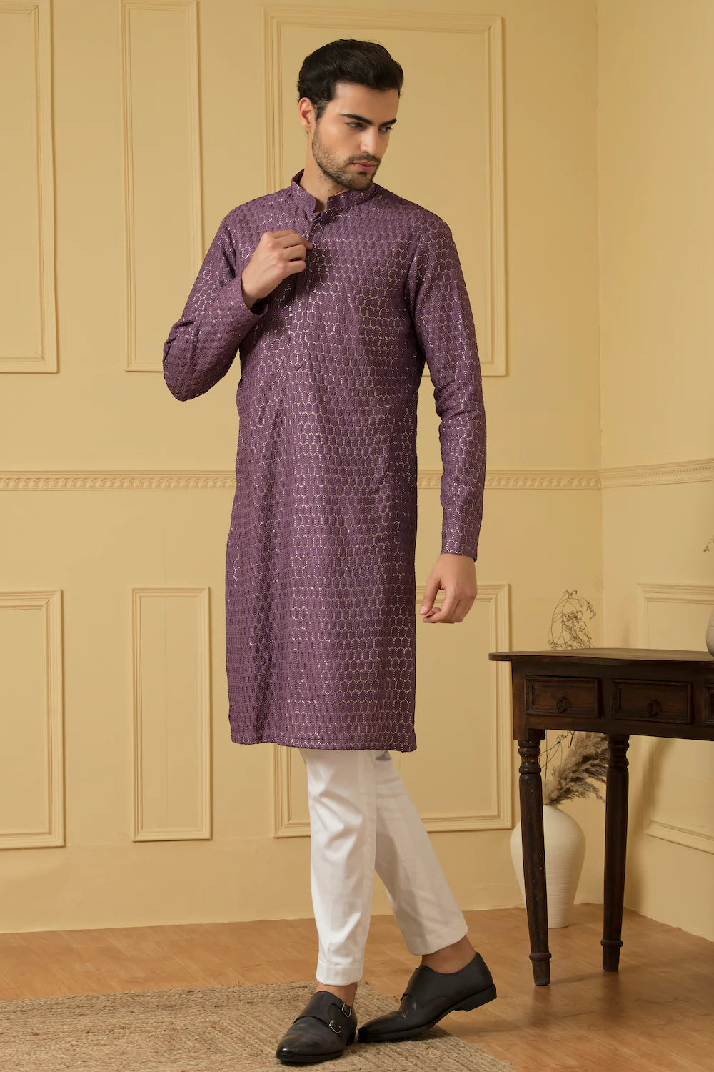 Encantador Purple lucknowi threadwork kurta