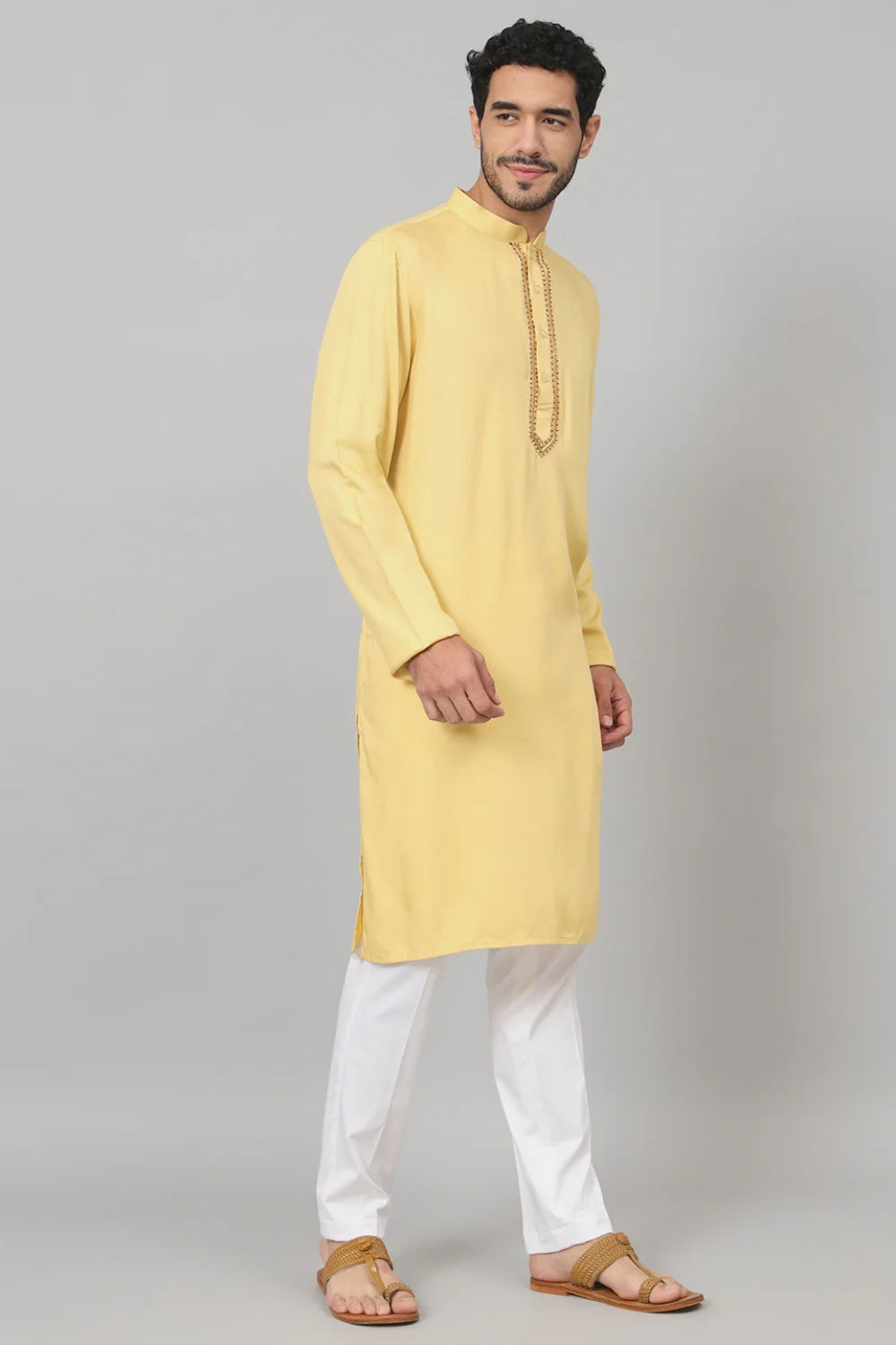 Kiiro Neckline embroidered cotton kurta