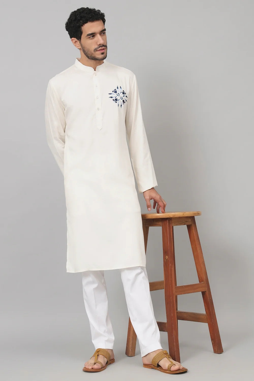 Avorio Motif embroidered cotton Kurta