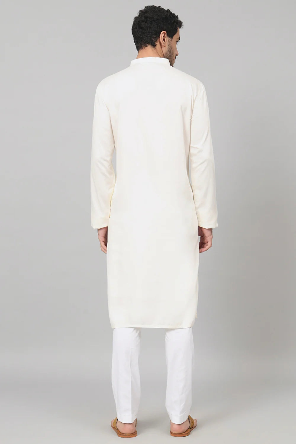 Ivoor Floral neckline embroidered cotton kurta