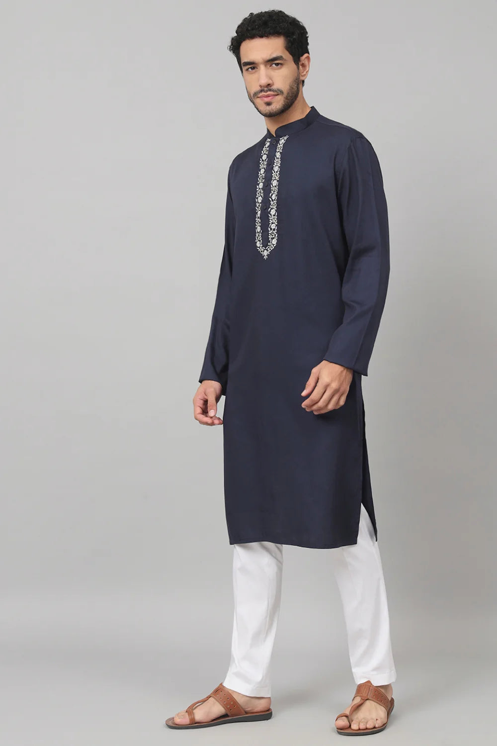 Marinho Neckline embroidered cotton kurta