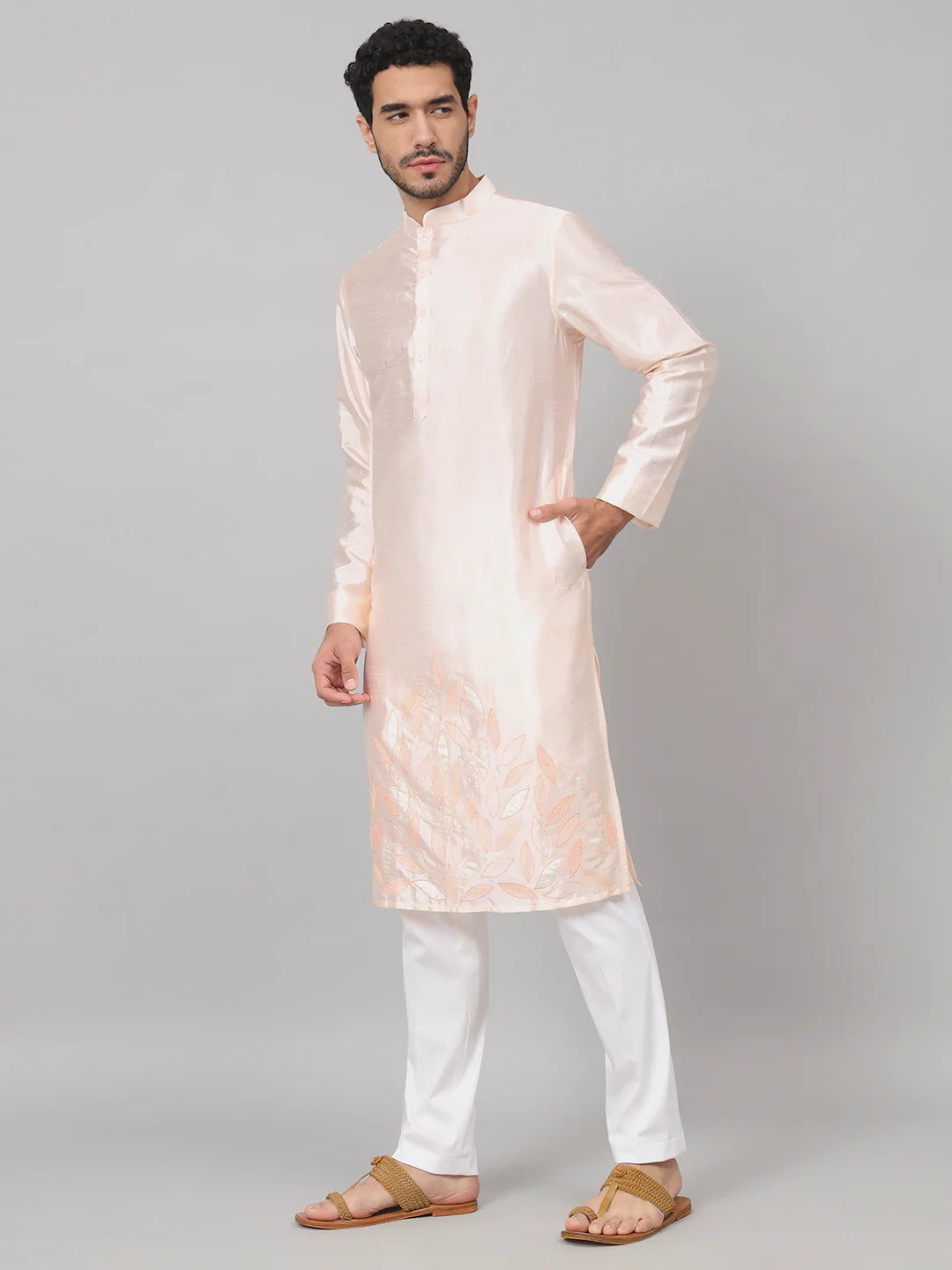 Abrikos Leafy silk kurta with patch embellishment