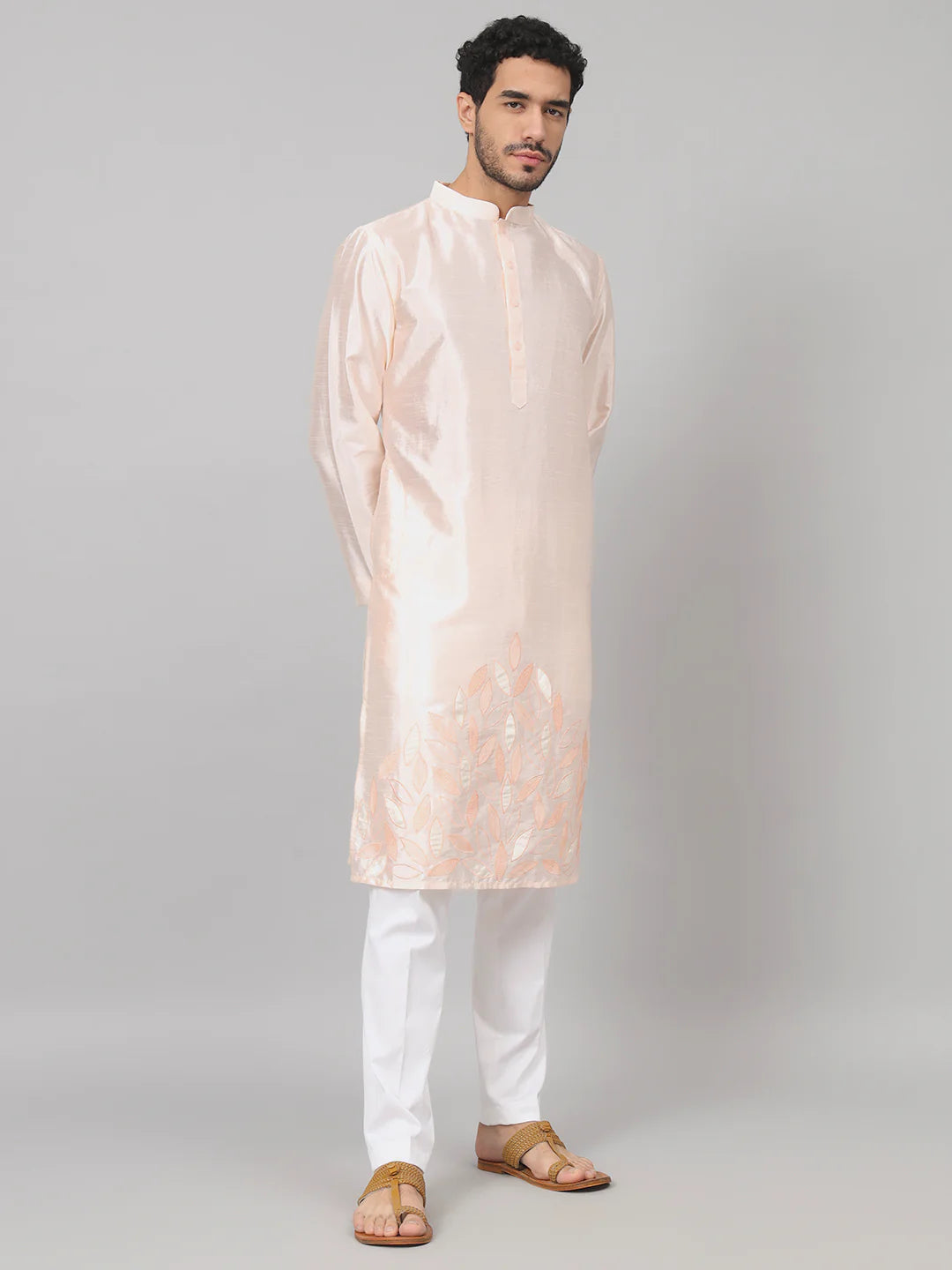 Abrikos Leafy silk kurta with patch embellishment