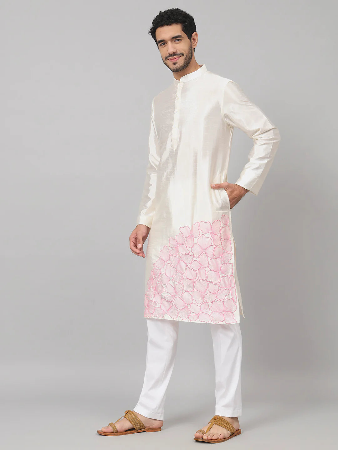 Ivoire Contours patels embroidered silk kurta
