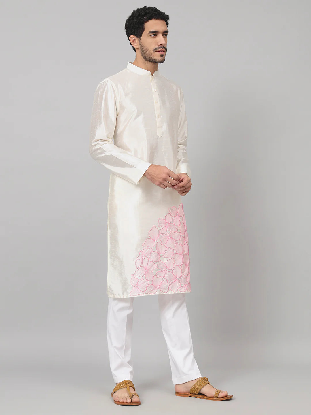 Ivoire Contours patels embroidered silk kurta