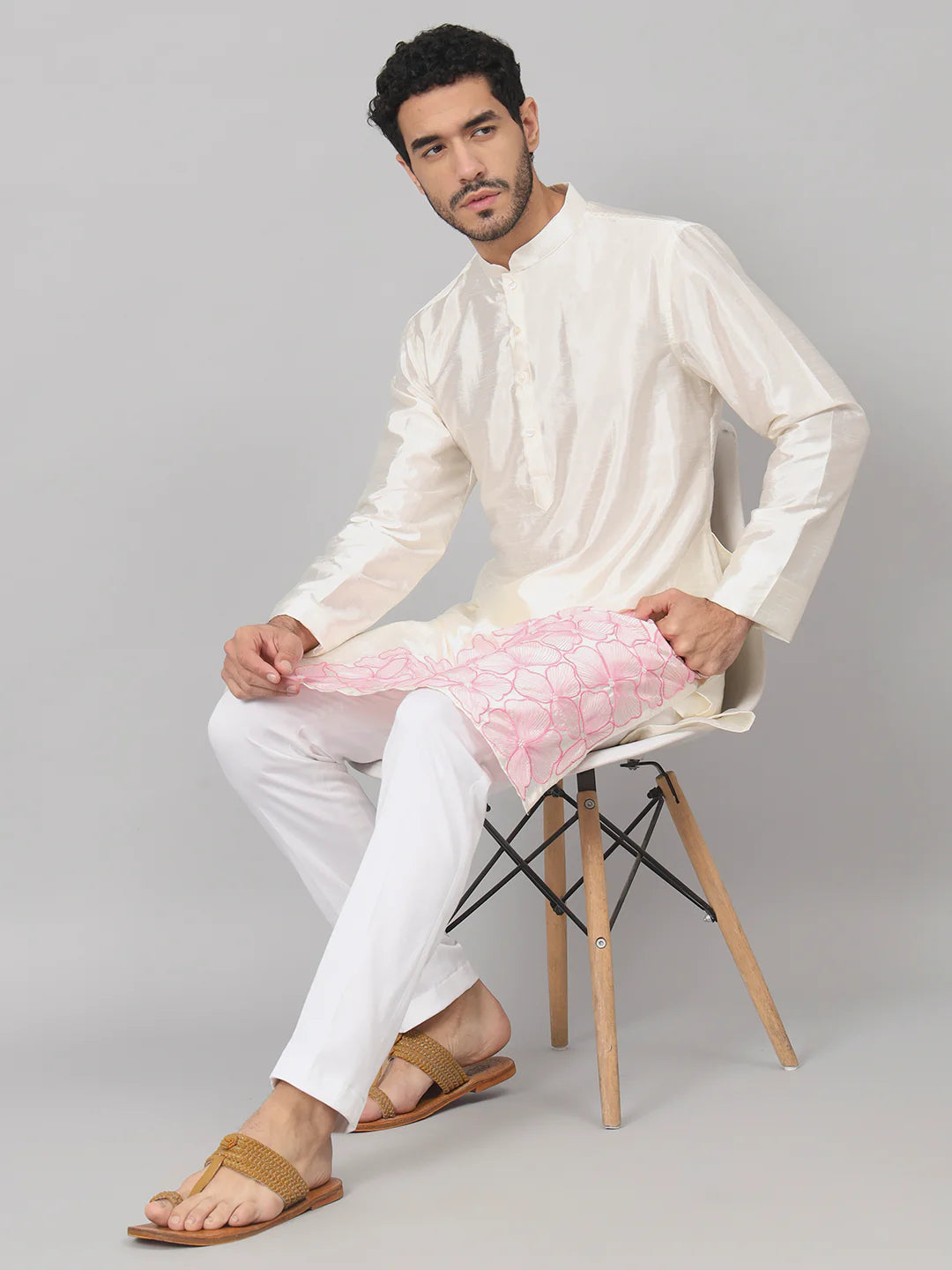 Ivoire Contours patels embroidered silk kurta