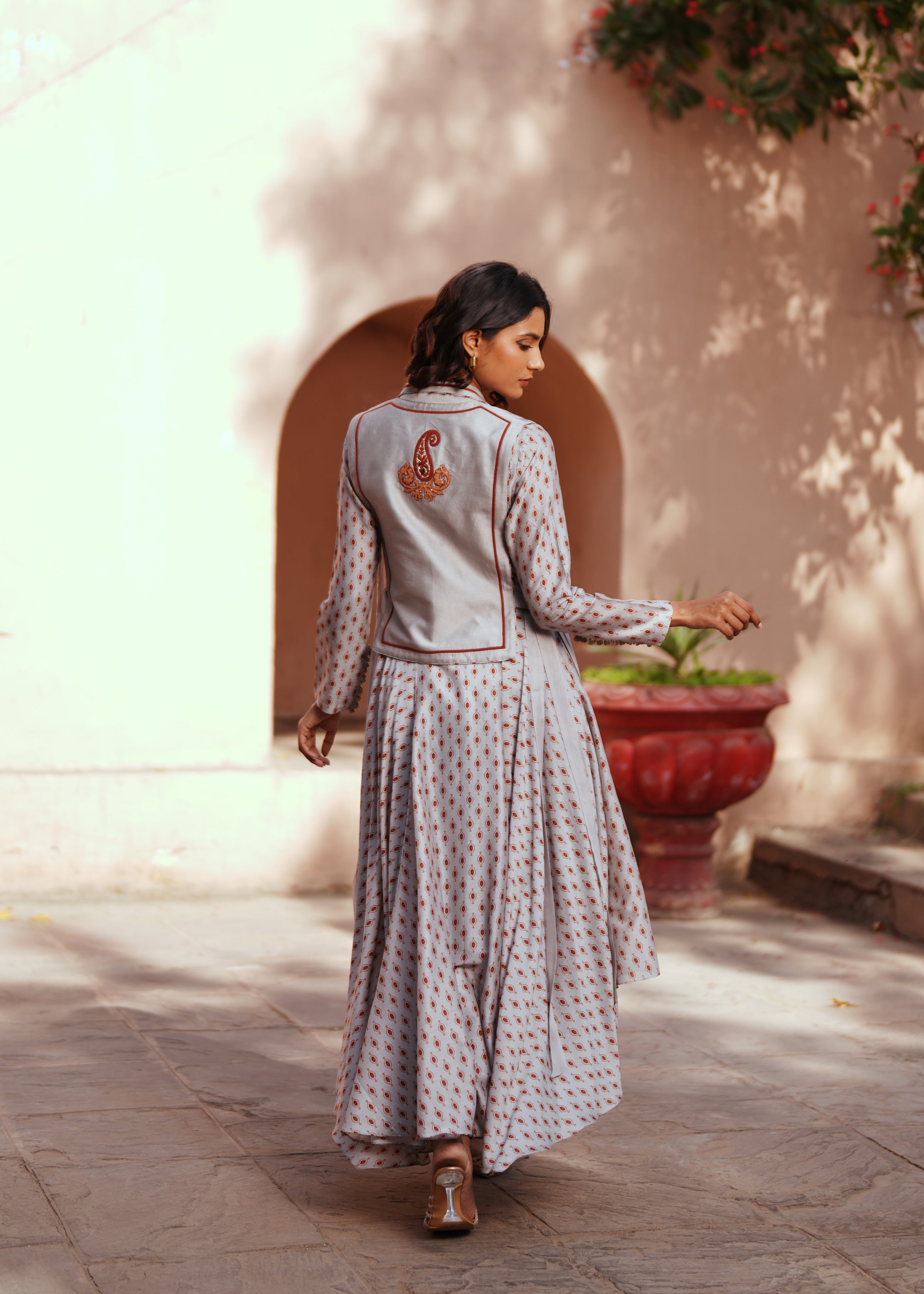 Grey chanderi embroidered kurta set