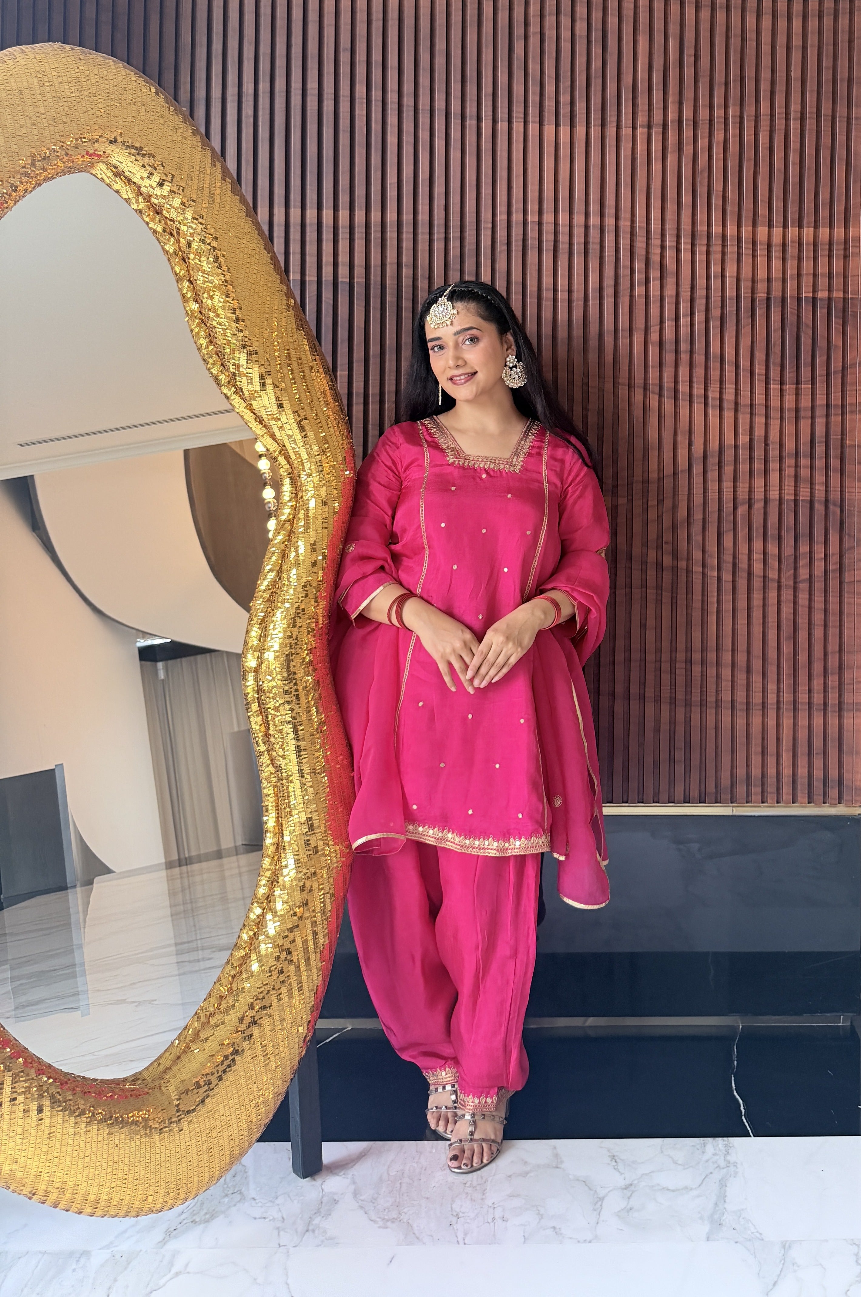 RIDHIMA VASHISTH IN FUSCIA FESTIVE SALWAR SET