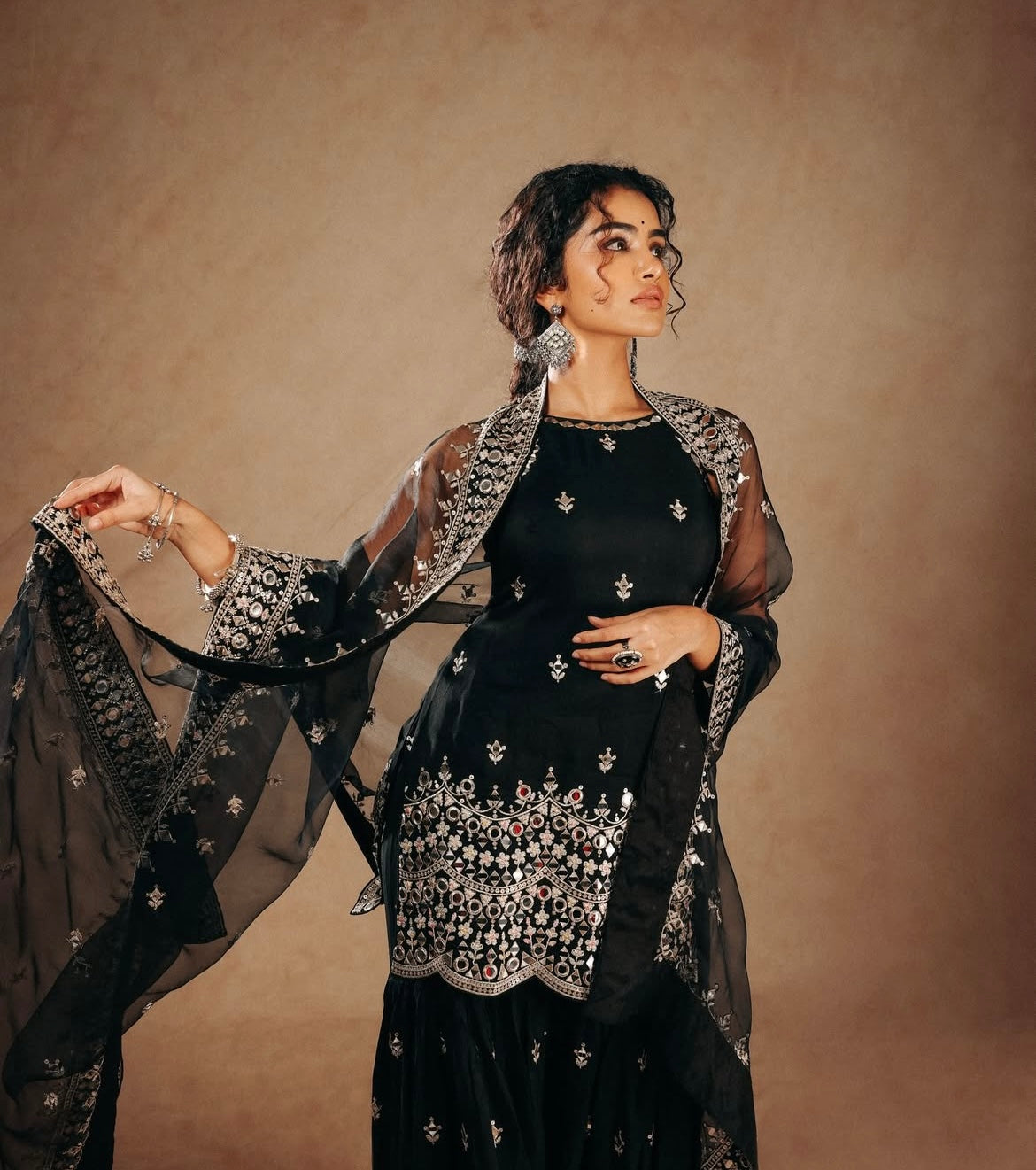 Anupama Parameswaran in Yukta Sharara Set