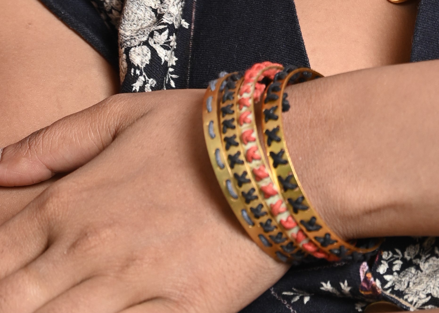 STACKING PLUNGE BANGLES