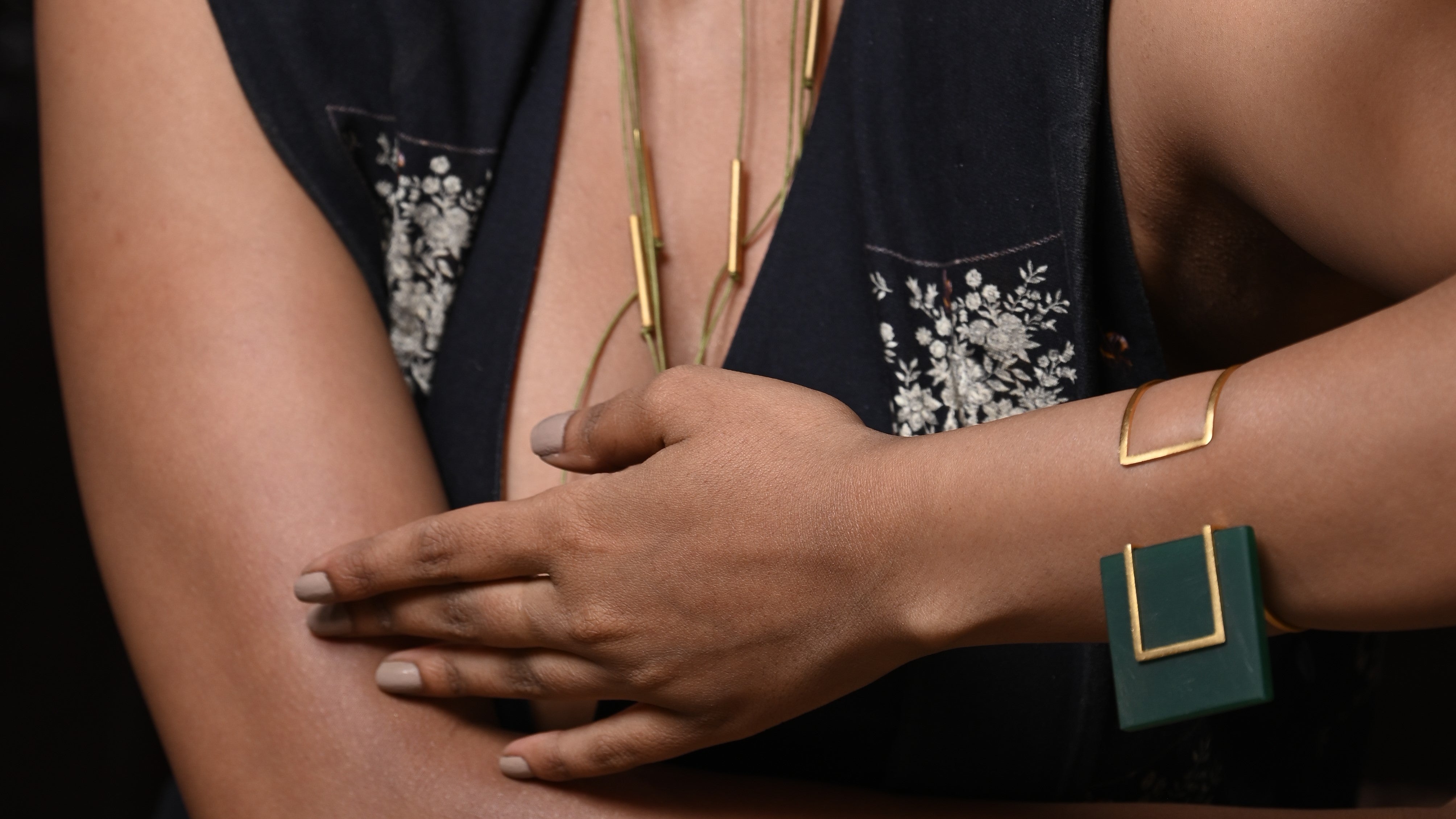 VERDANT VERVE BOLD GREEN BRACELET