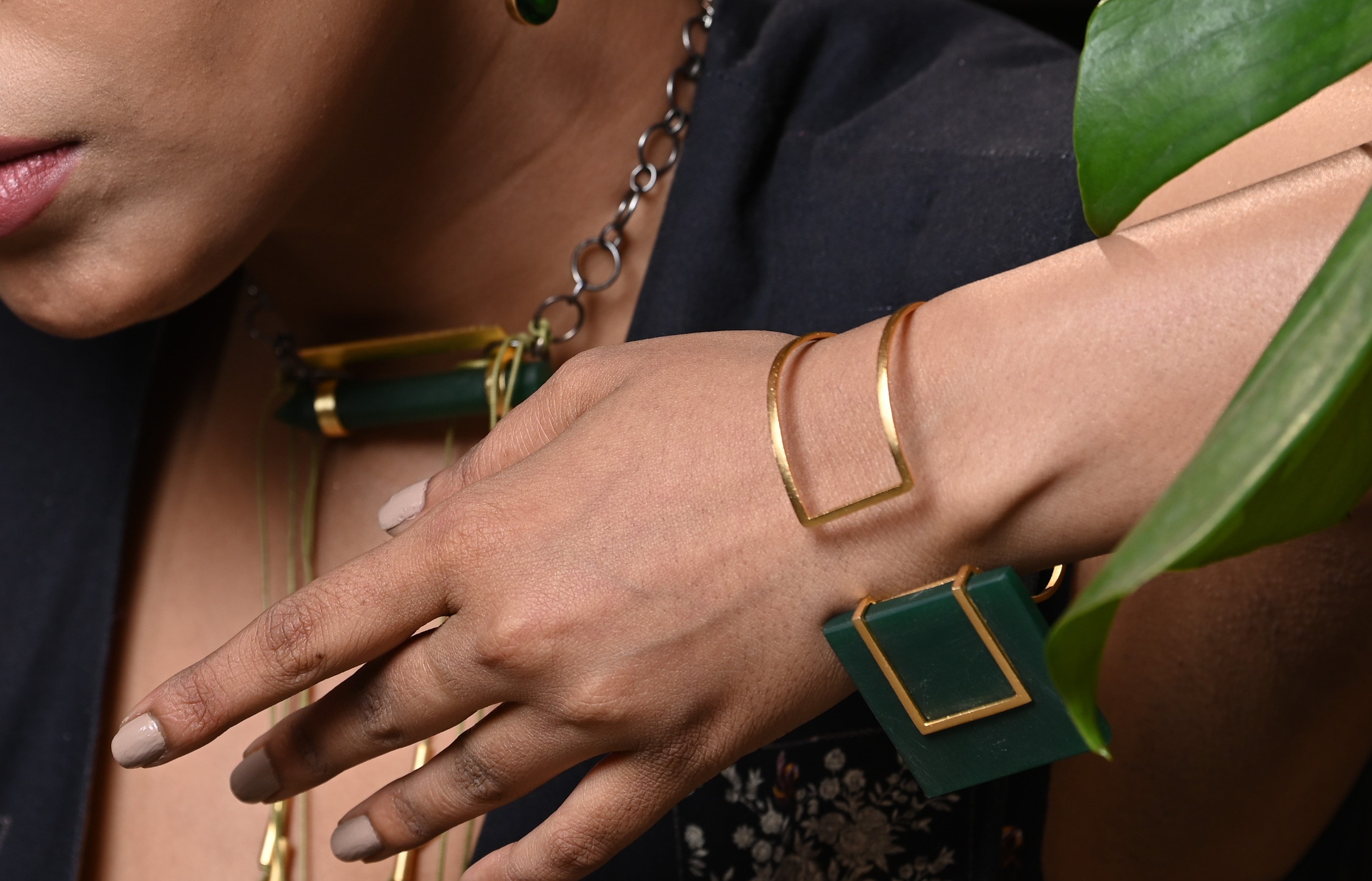 VERDANT VERVE BOLD GREEN BRACELET