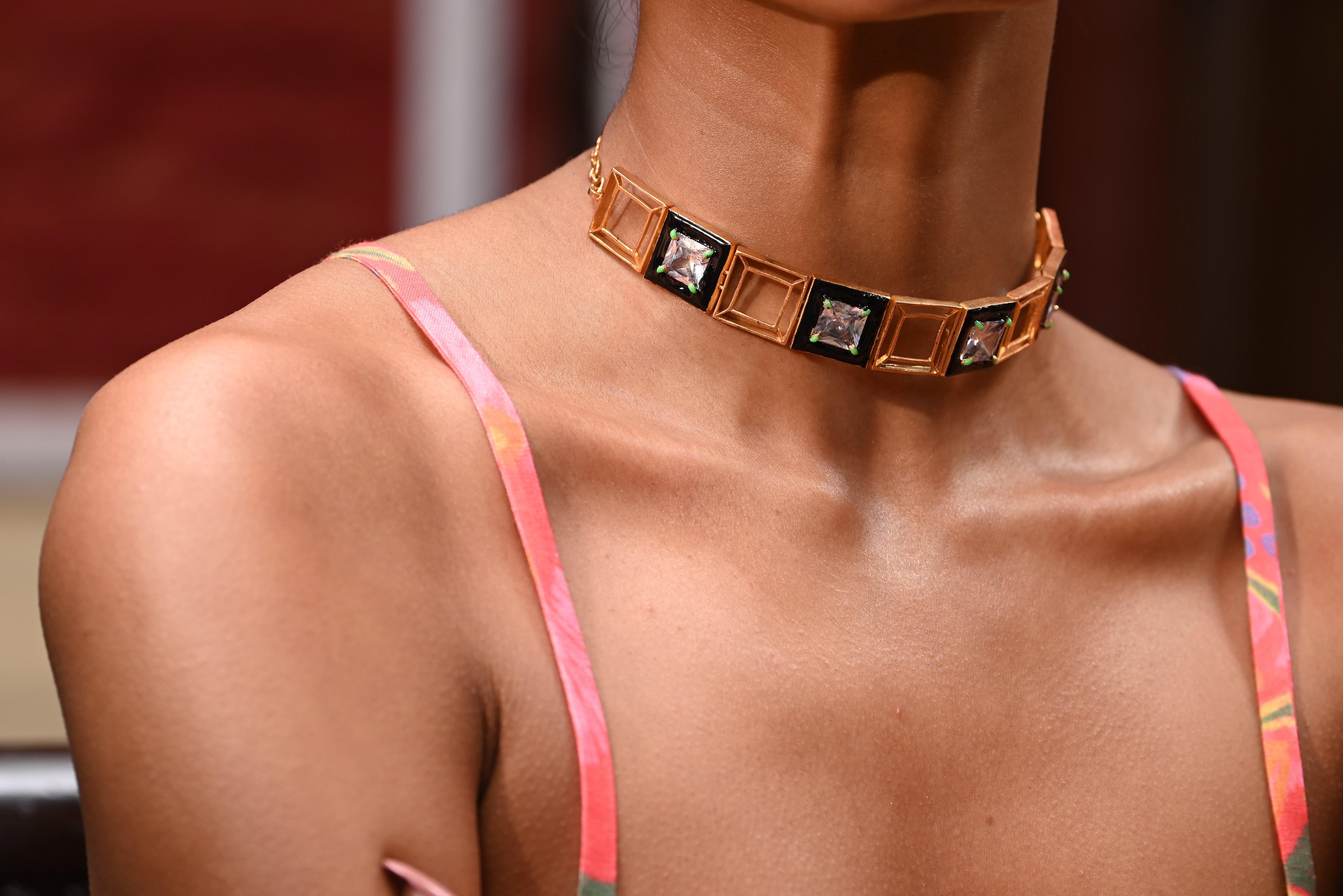 DARK ELEGANCE CHOKER